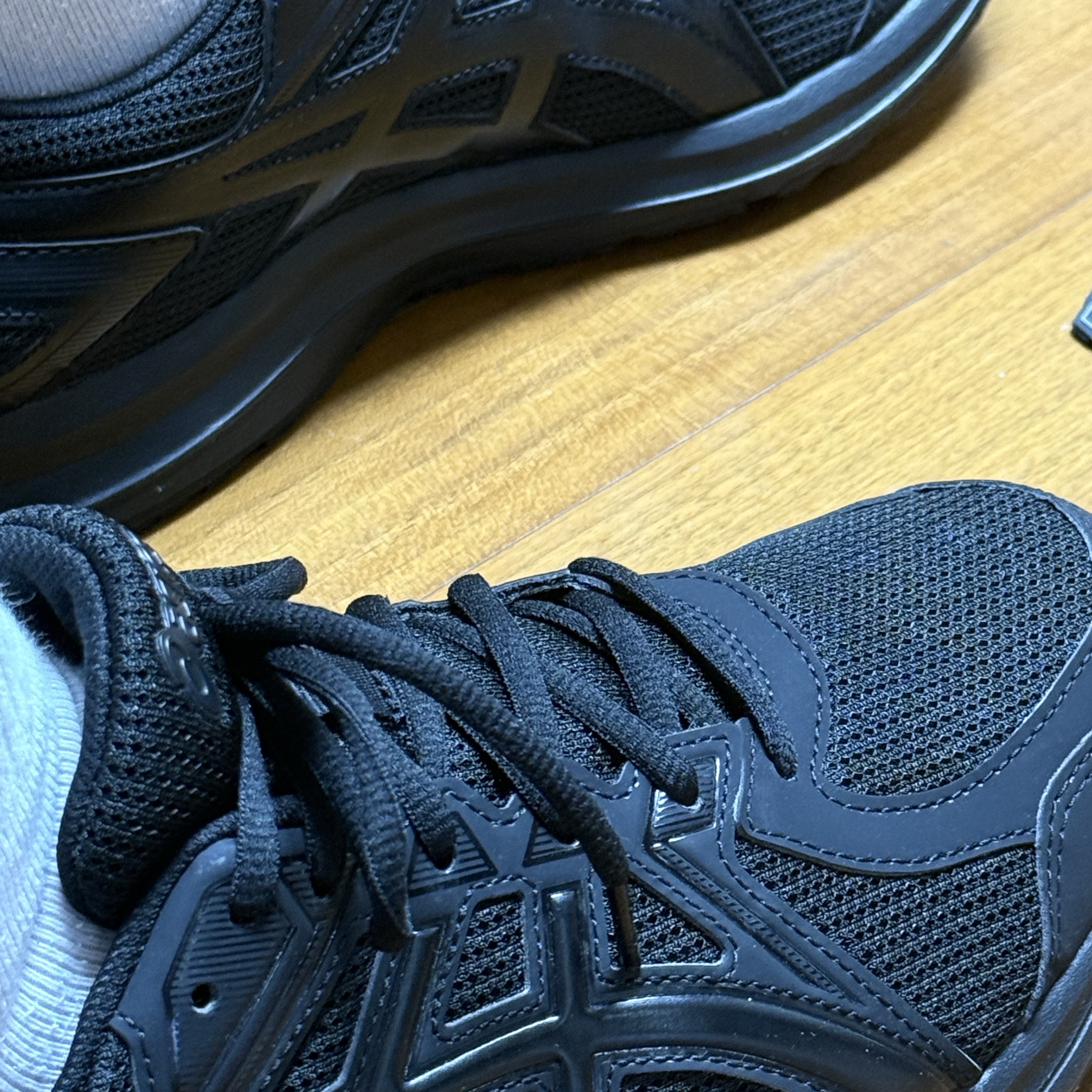 Asics Jog 100 2 Black - 4E Extra Wide 착용 스타일