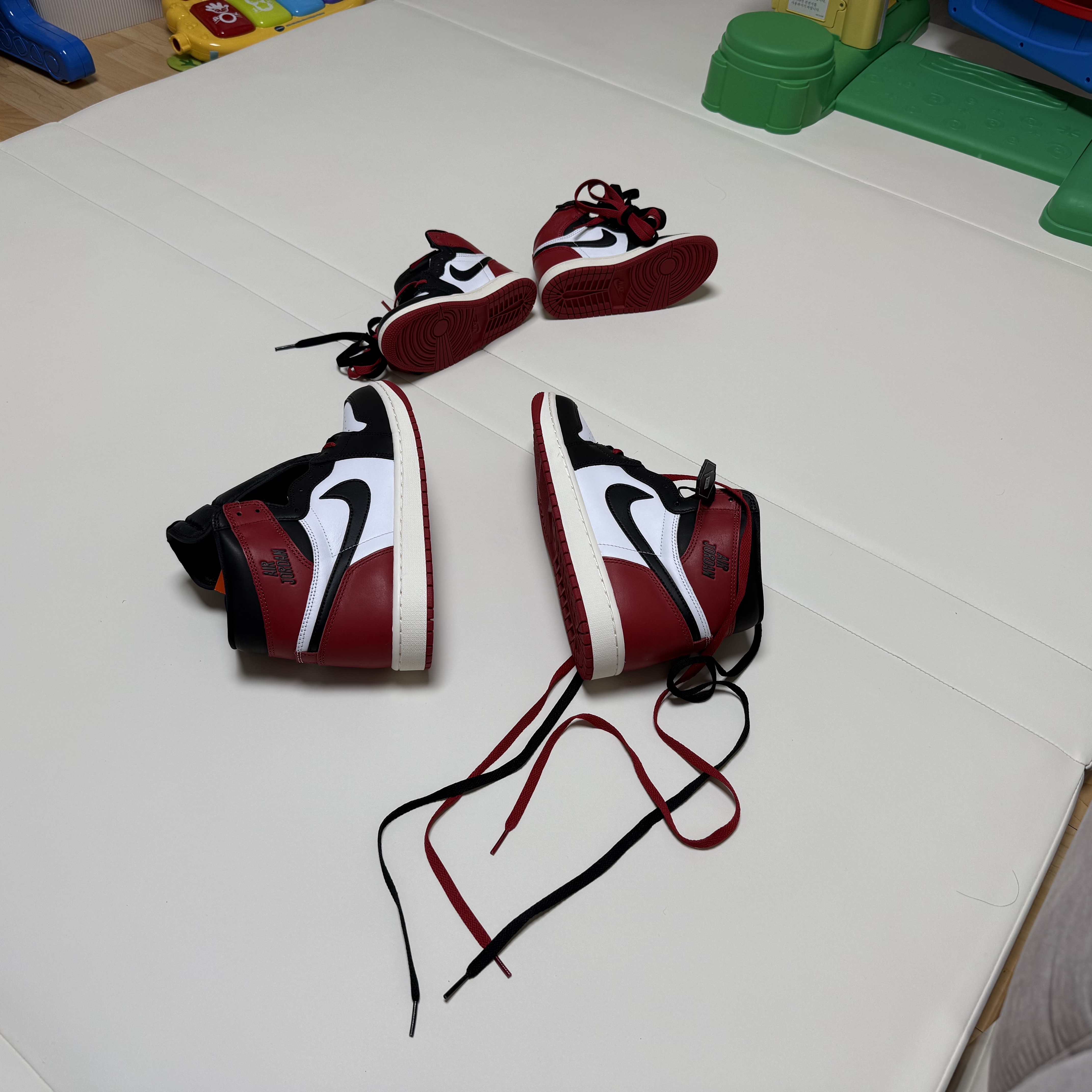 Jordan 1 Retro High OG Black Toe 착용 스타일 - 3