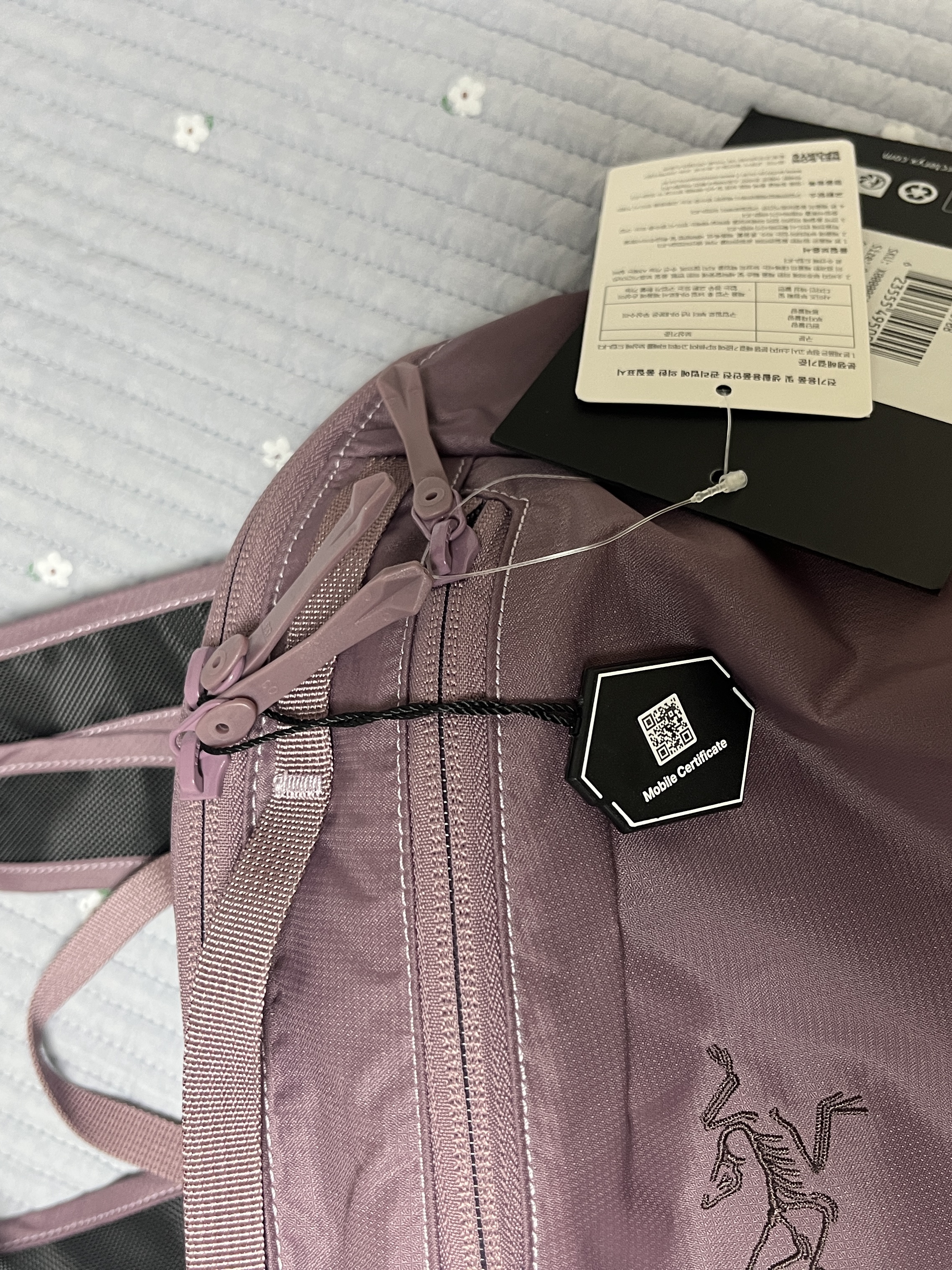 Arc'teryx Heliad 15 Backpack Interstellar 착용 스타일 - 1