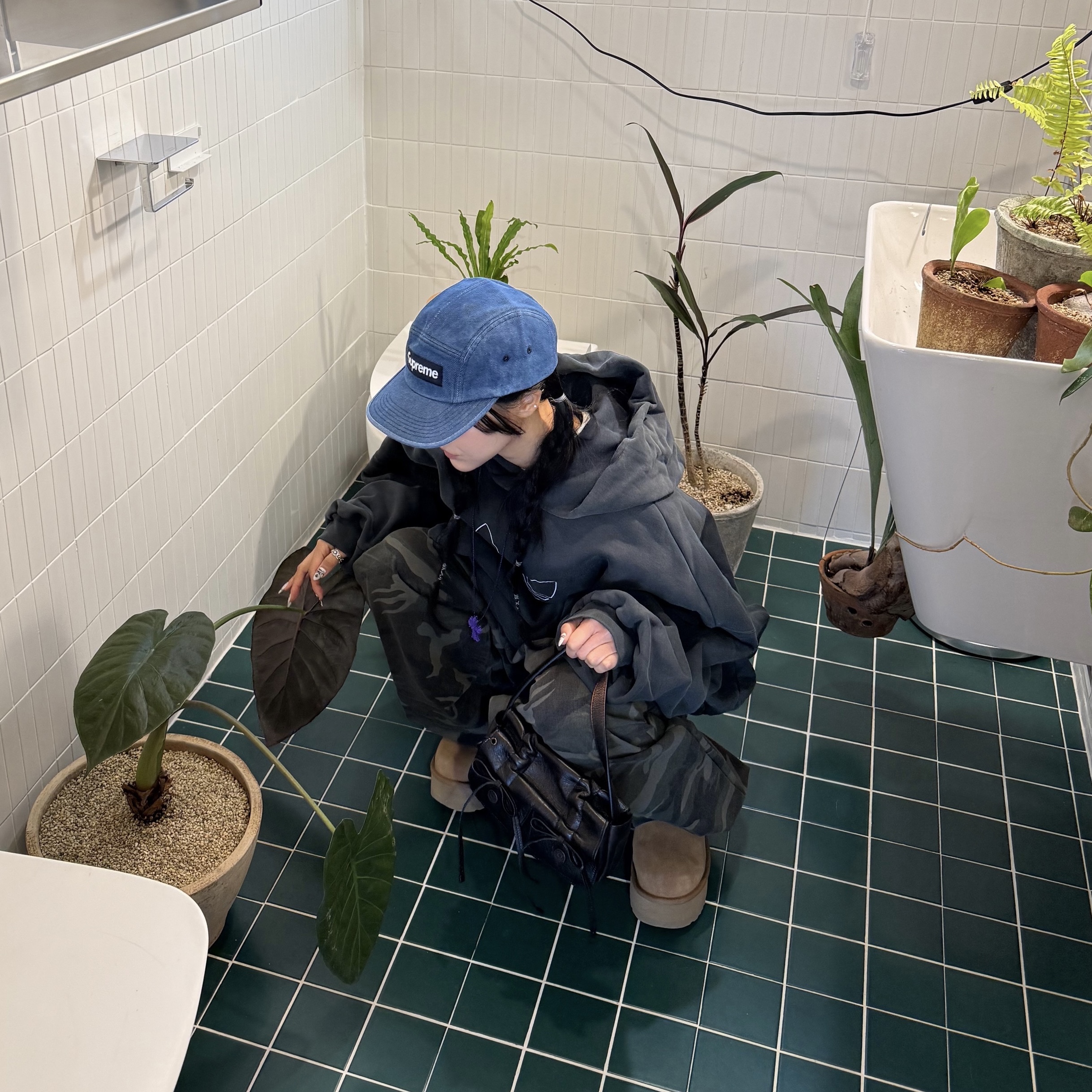 Balenciaga x Adidas Heavyweight Fleece Oversized Hoodie Green, Chrome Hearts Silichrome CH Cross Pendant Purple 2022/2023 착용 스타일 - 6
