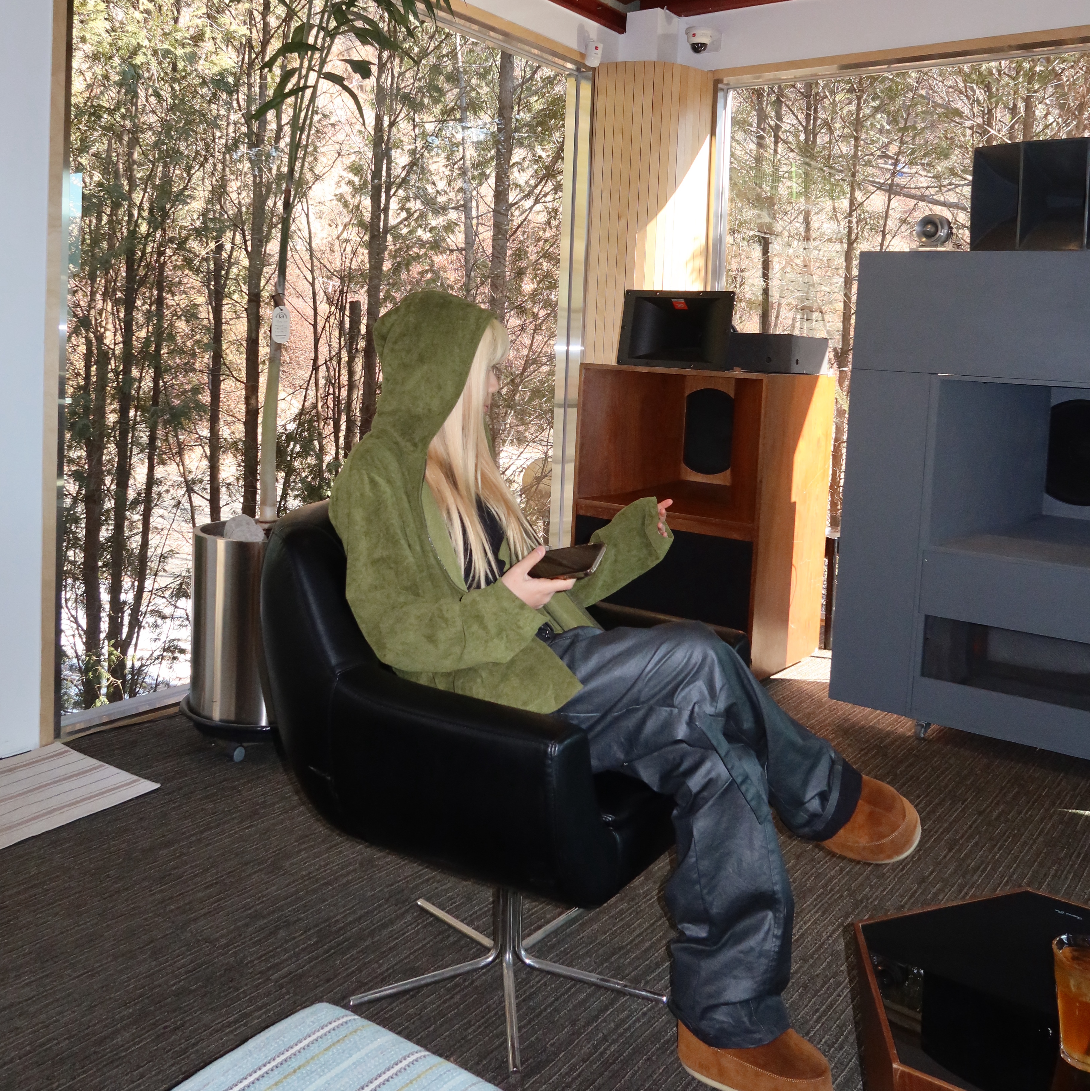 Hono Report Hooded Zip-Up Olive Green 착용 스타일 - 1