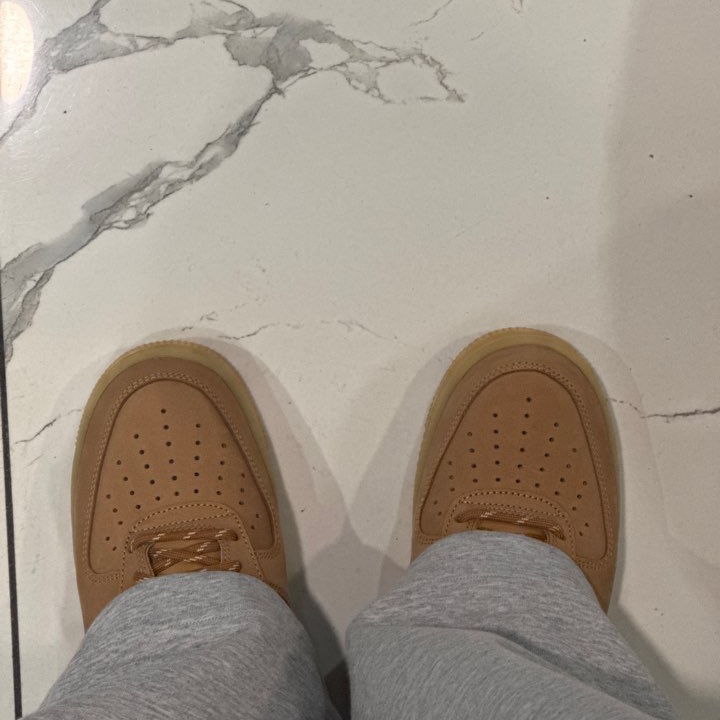 Nike Air Force 1 '07 WB Flax 착용 스타일