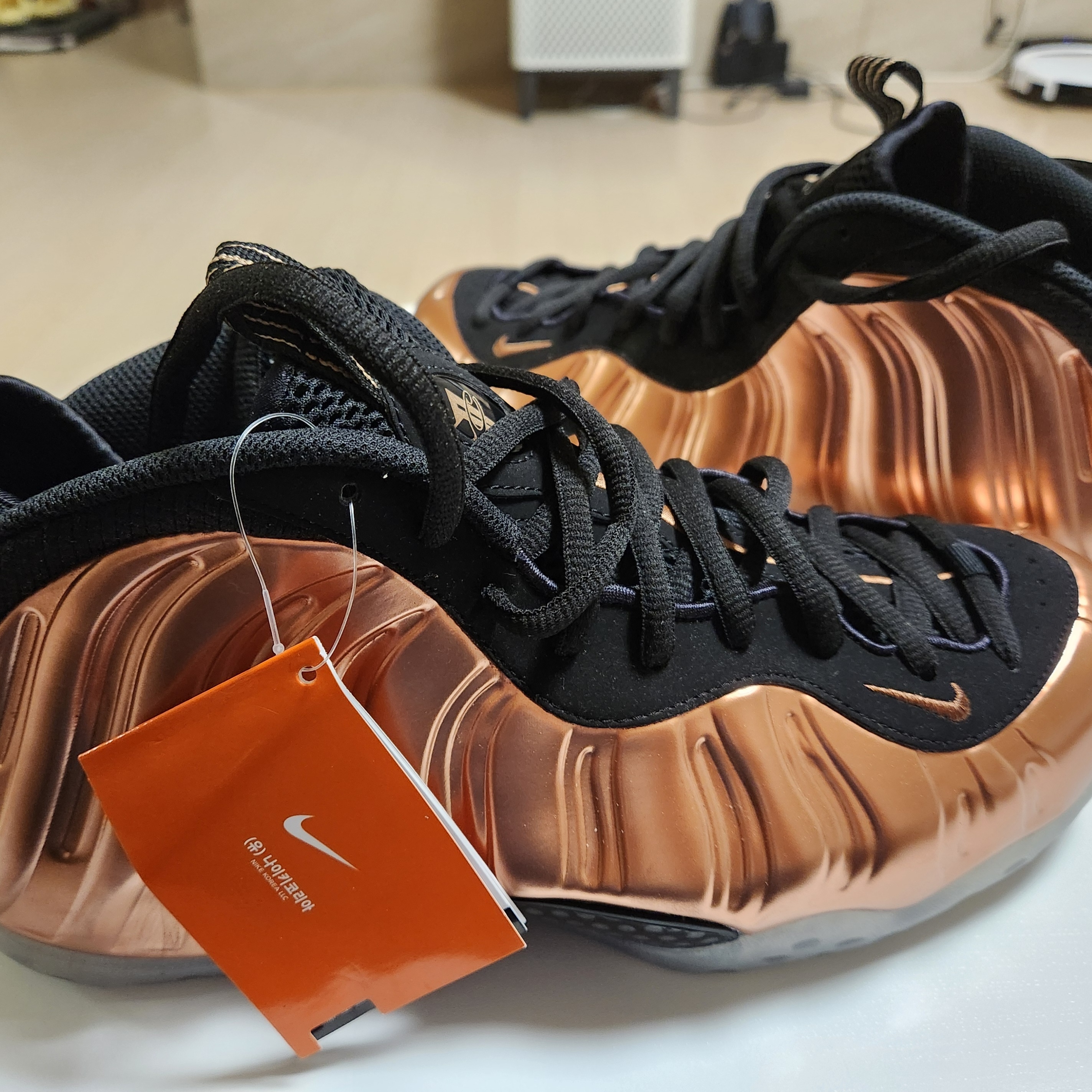 Nike Air Foamposite One Metallic Copper 2024 착용 스타일 - 1