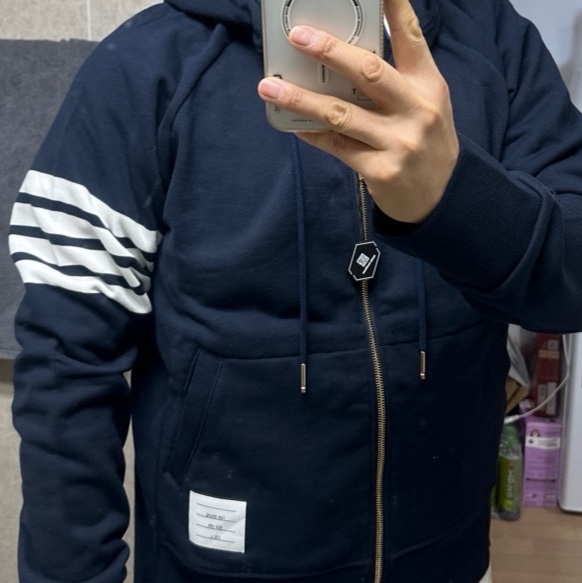 Thom Browne Engineered 4-Bar Zip Hoodie Navy 착용 스타일