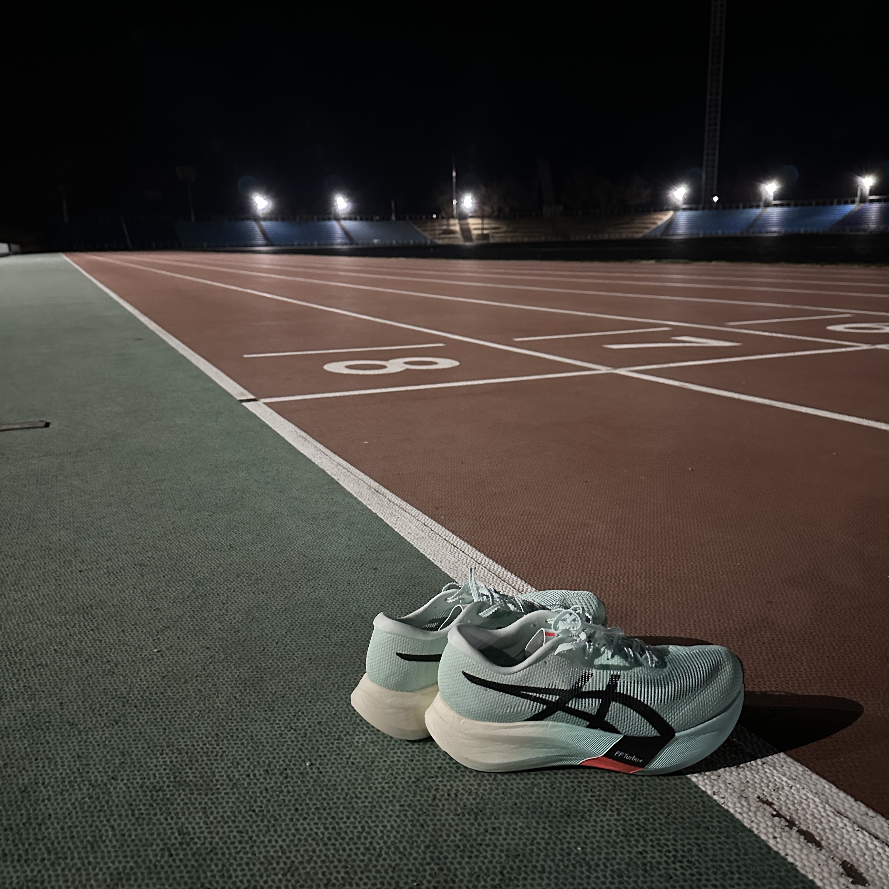Asics Metaspeed Edge Paris Illuminate Mint Black 착용 스타일