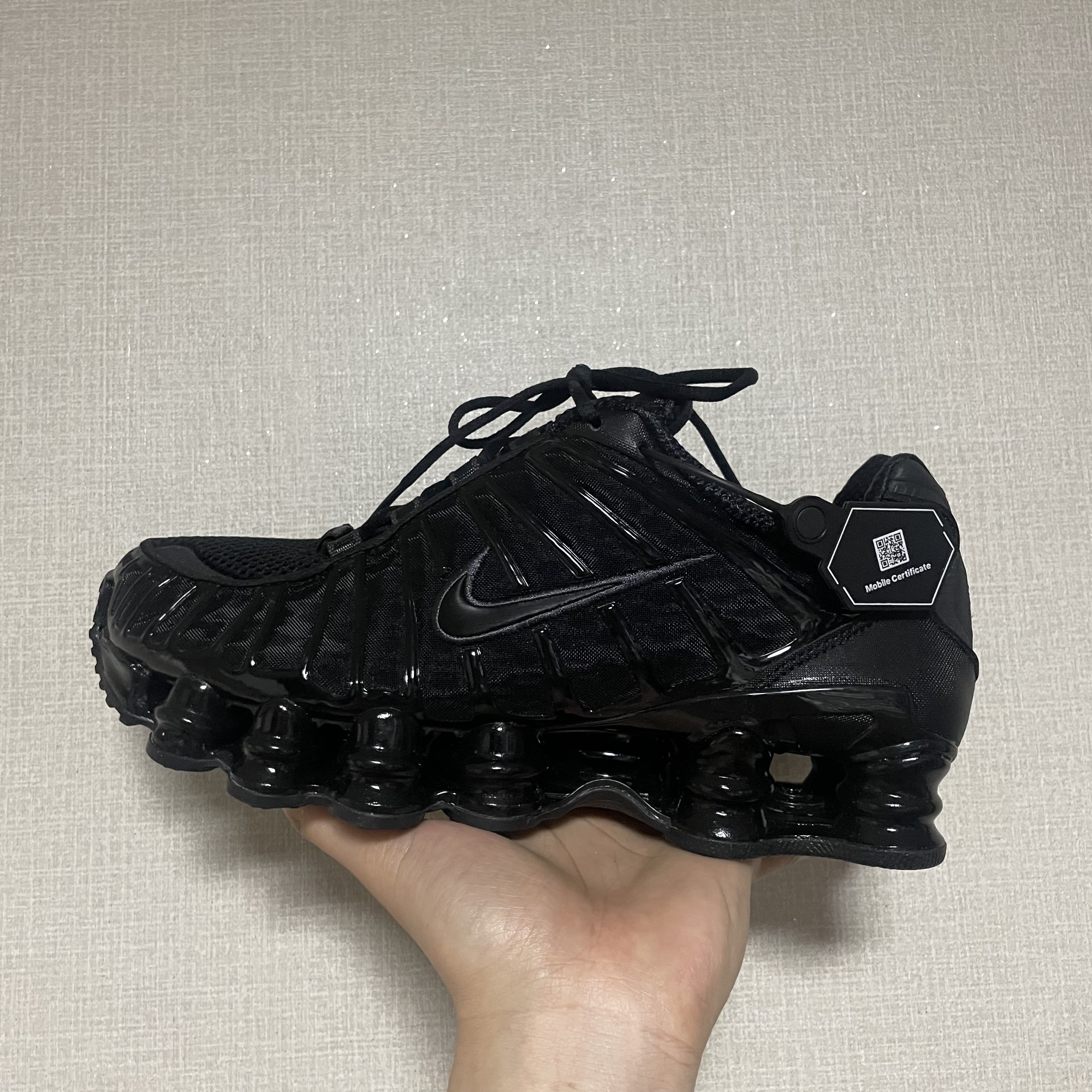 (W) Nike Shox TL Black and Max Orange 착용 스타일