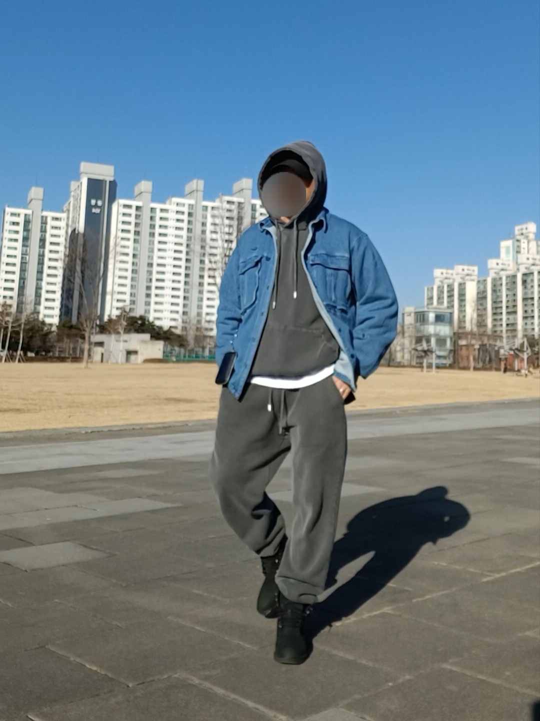 Nike x Drake Nocta Opal Lily Pad Denim Shirt French Blue (FZ3260-486), Nike x Drake Nocta Club Cap Black 착용 스타일 - 1