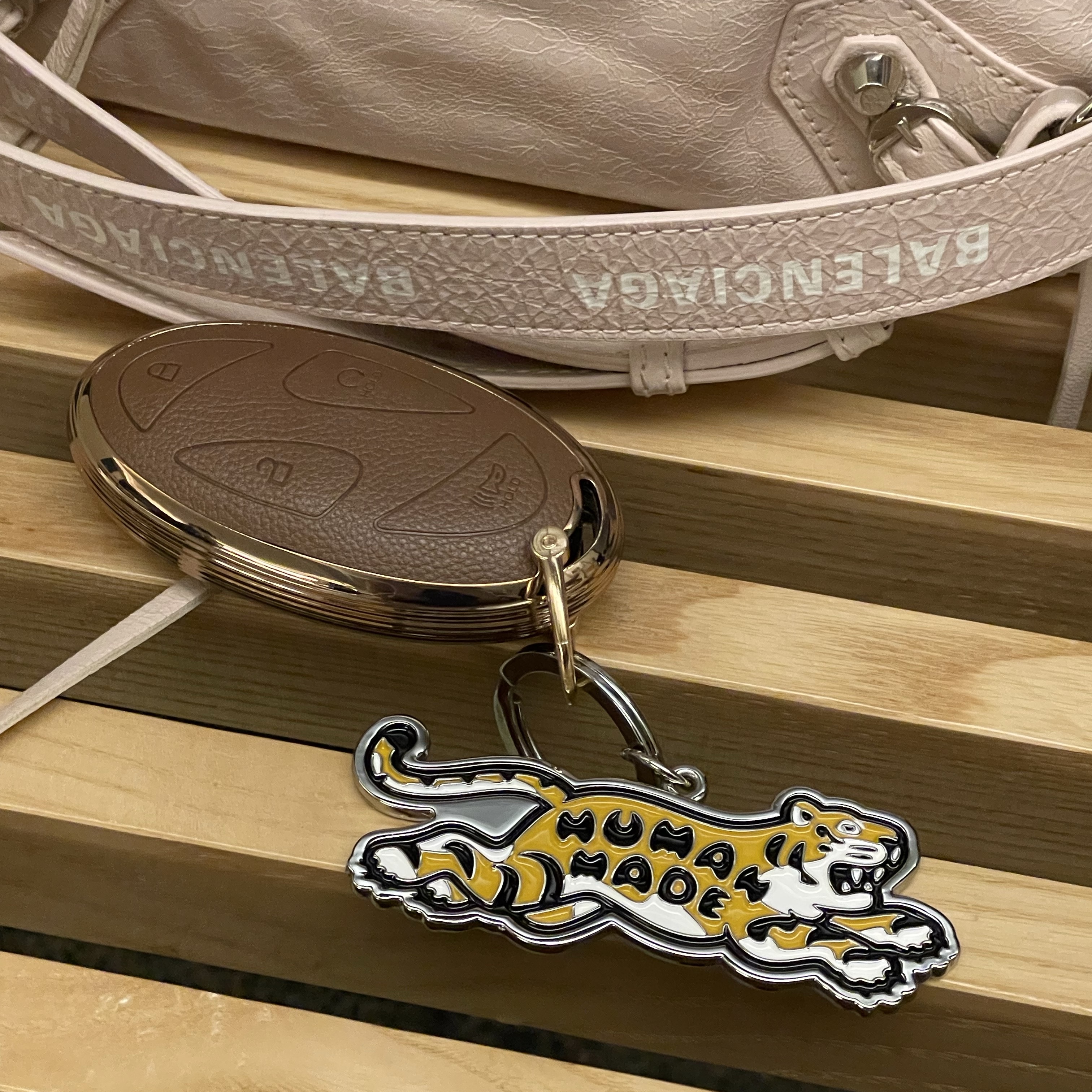 Human Made Animal Keychain #2 Silver 착용 스타일