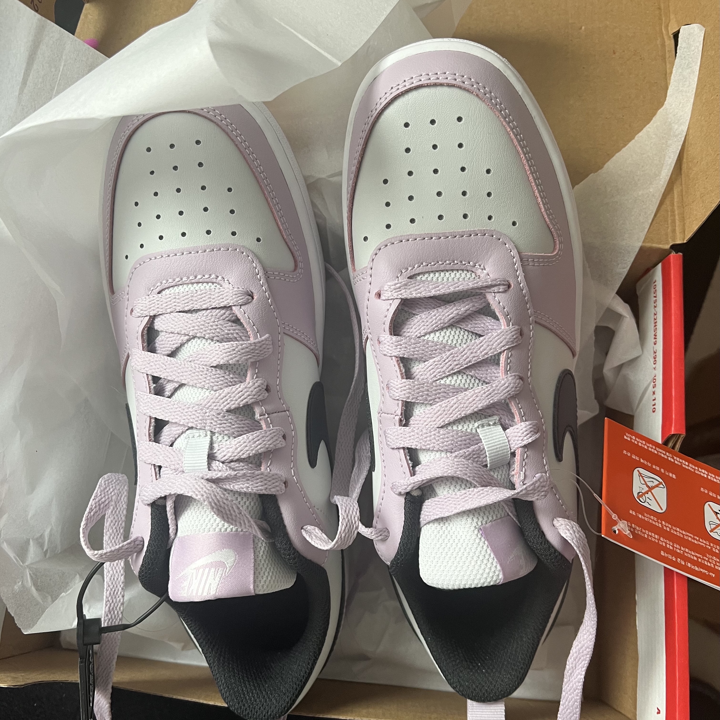(GS) Nike Court Borough 2 Photon Dust Off Noir 착용 스타일