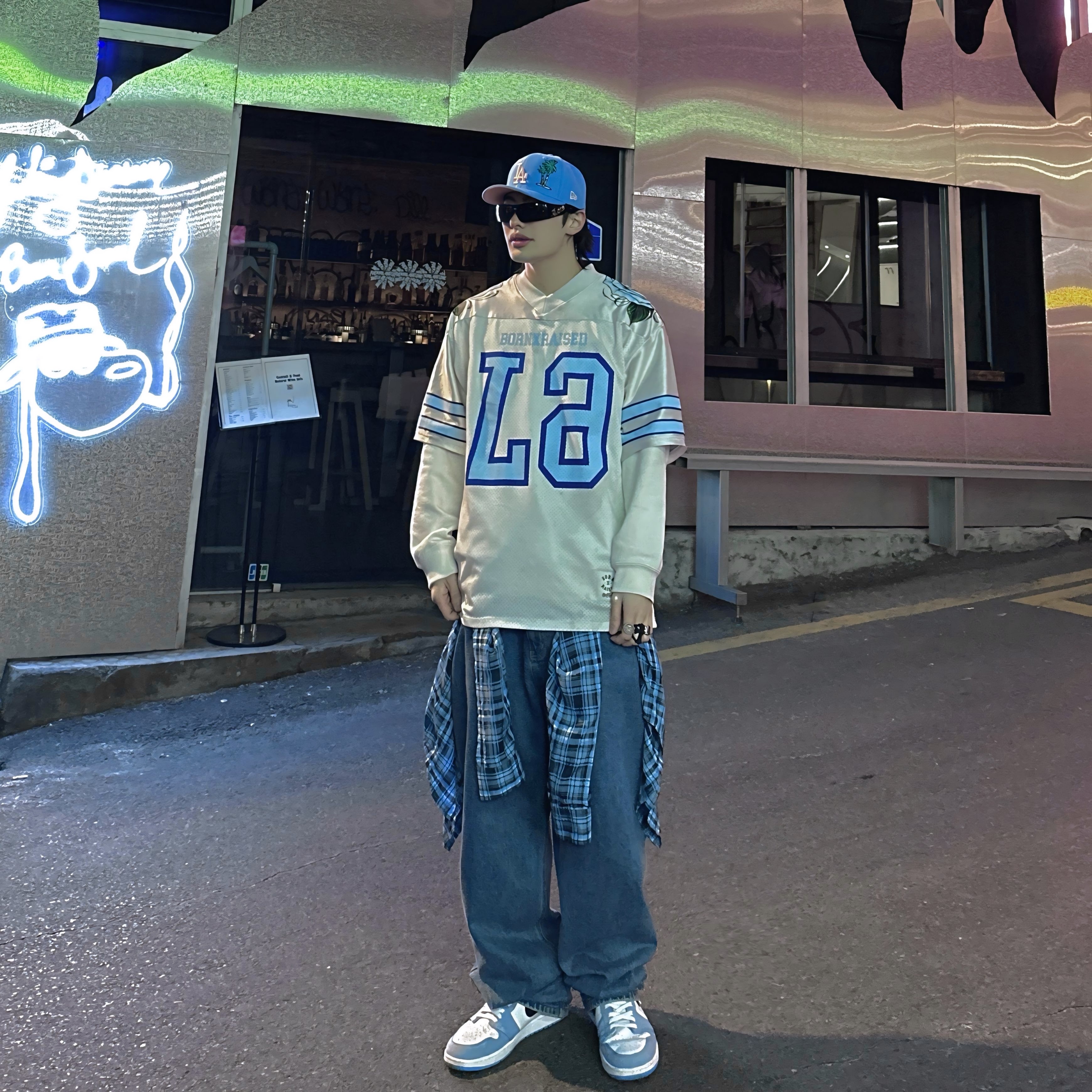 Jordan 1 Retro High OG University Blue, Chrome Hearts Silichrome Infinity CH Cross Ring Black - 2022/2023 착용 스타일 - 3