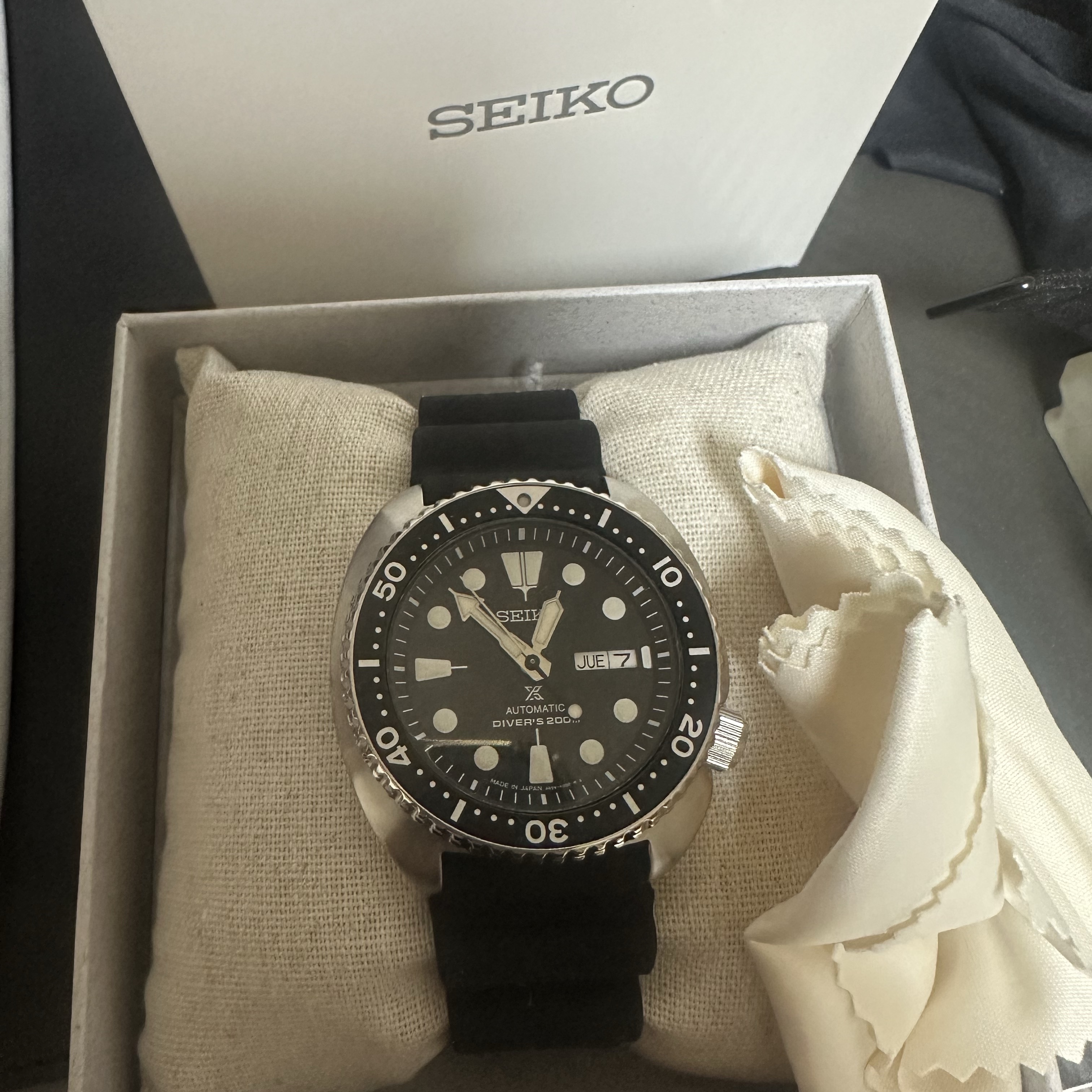 Seiko Prospex SRPE93 Black, Seiko Prospex SPB317J1 Black 착용 스타일 - 2