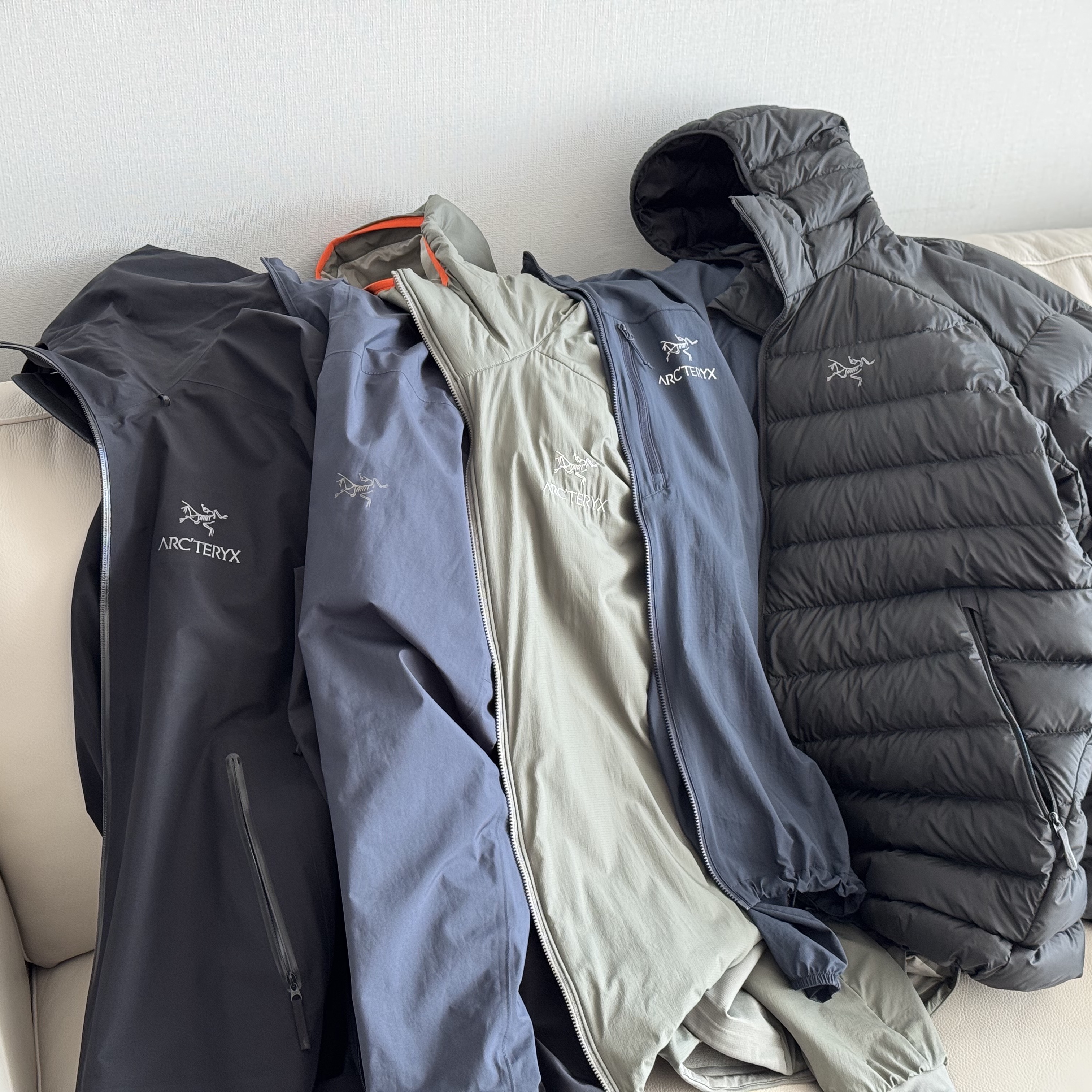 Arc'teryx Beta LT Jacket Black, Arc'teryx Solano Hoody Black Sapphire - 22SS 착용 스타일
