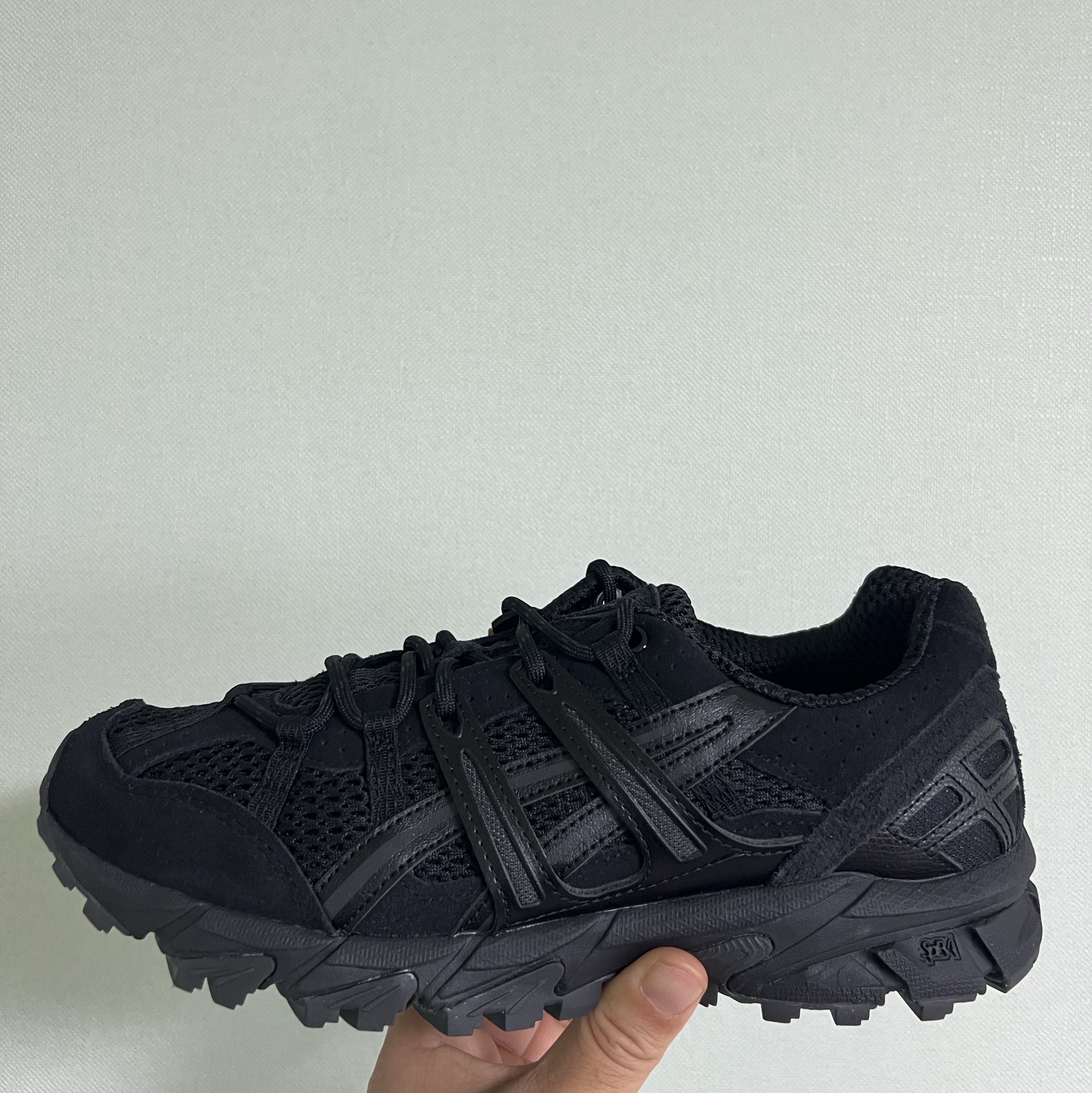 Asics Gel-Sonoma 15-50 Black 착용 스타일 - 1