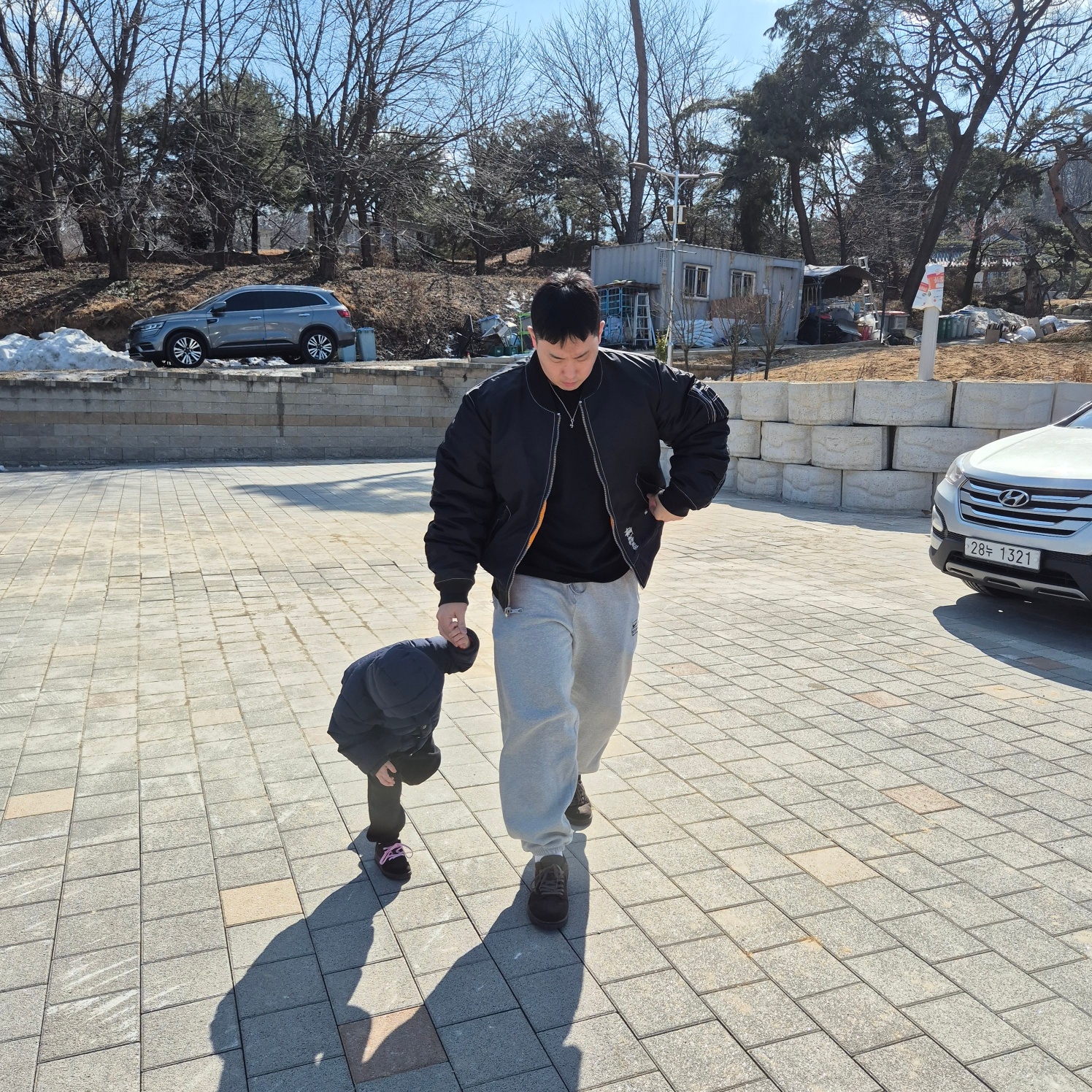 Hansroom Chrome Hearts CH Plus Charm 1P Dia, Nike x Stussy NRG Fleece Pants Dark Grey Heather (DO9340-063) 착용 스타일