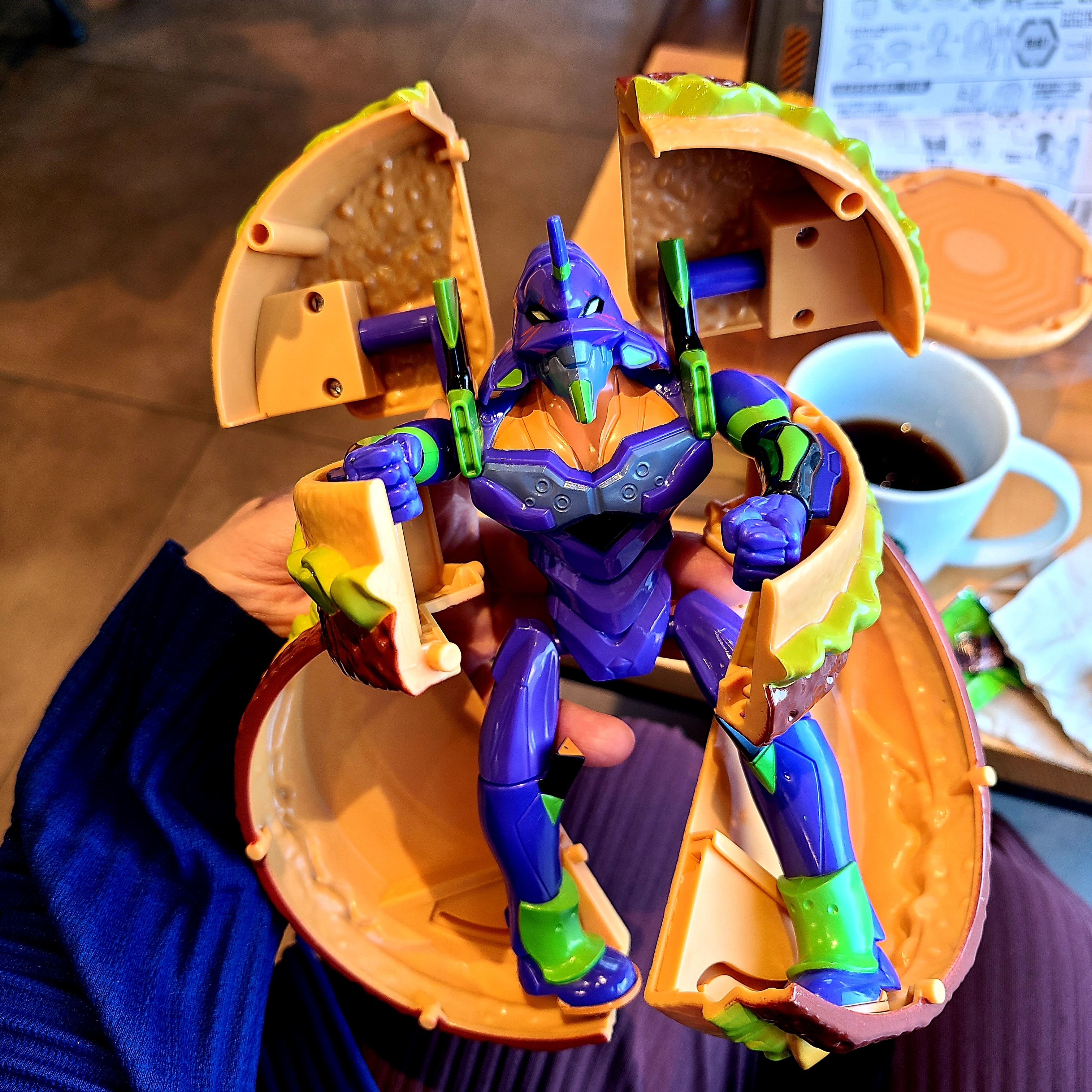 McDonald's x Evangelion Value Set Figure 착용 스타일 - 4