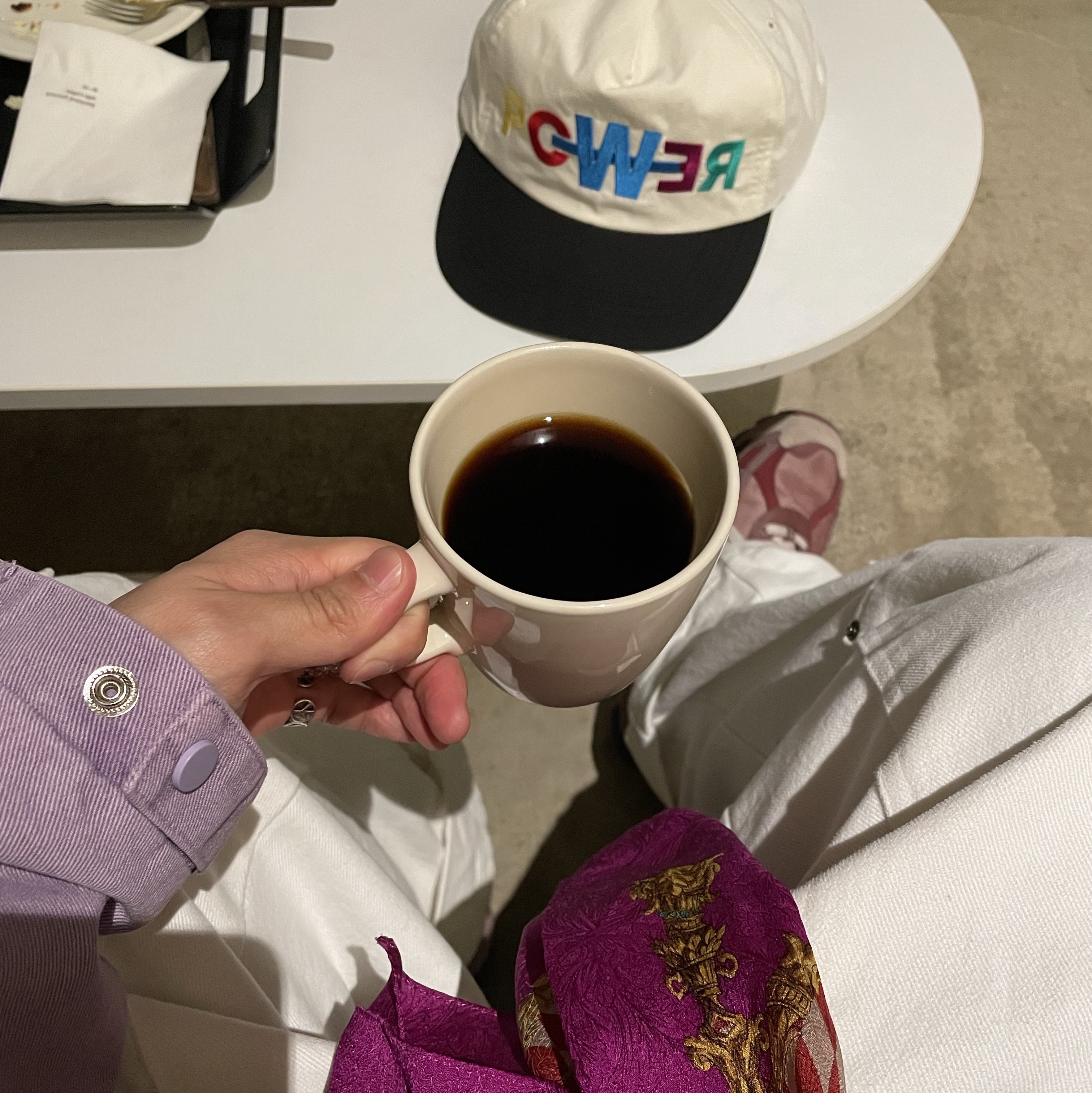 G-DRAGON Power Ball Cap White 착용 스타일 - 2