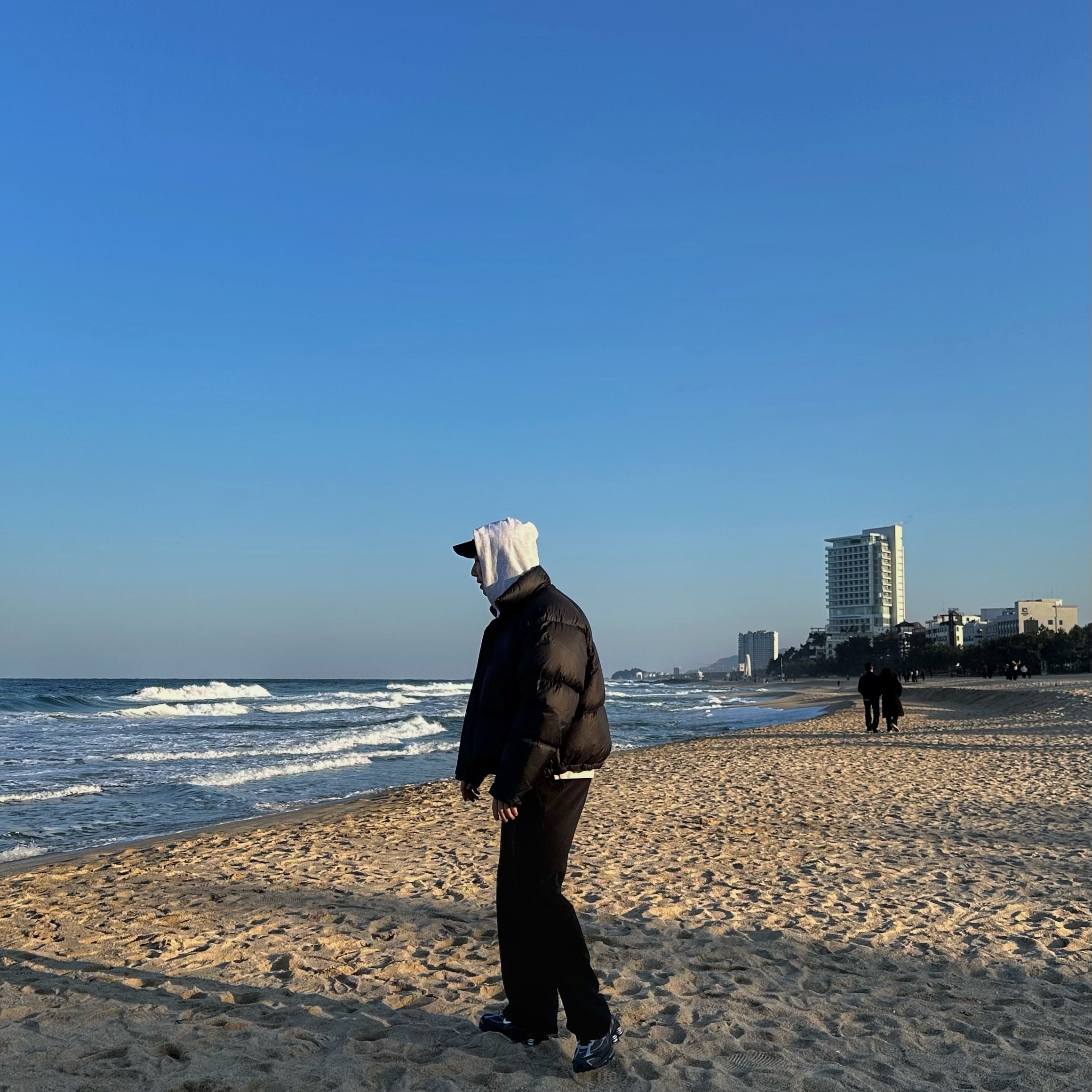 Nike Shox Ride 2 Light Graphite Anthracite, Yeezy x Gosha Rubchinskiy YZY Black Dogs Hoodie Heather Grey 착용 스타일 - 2