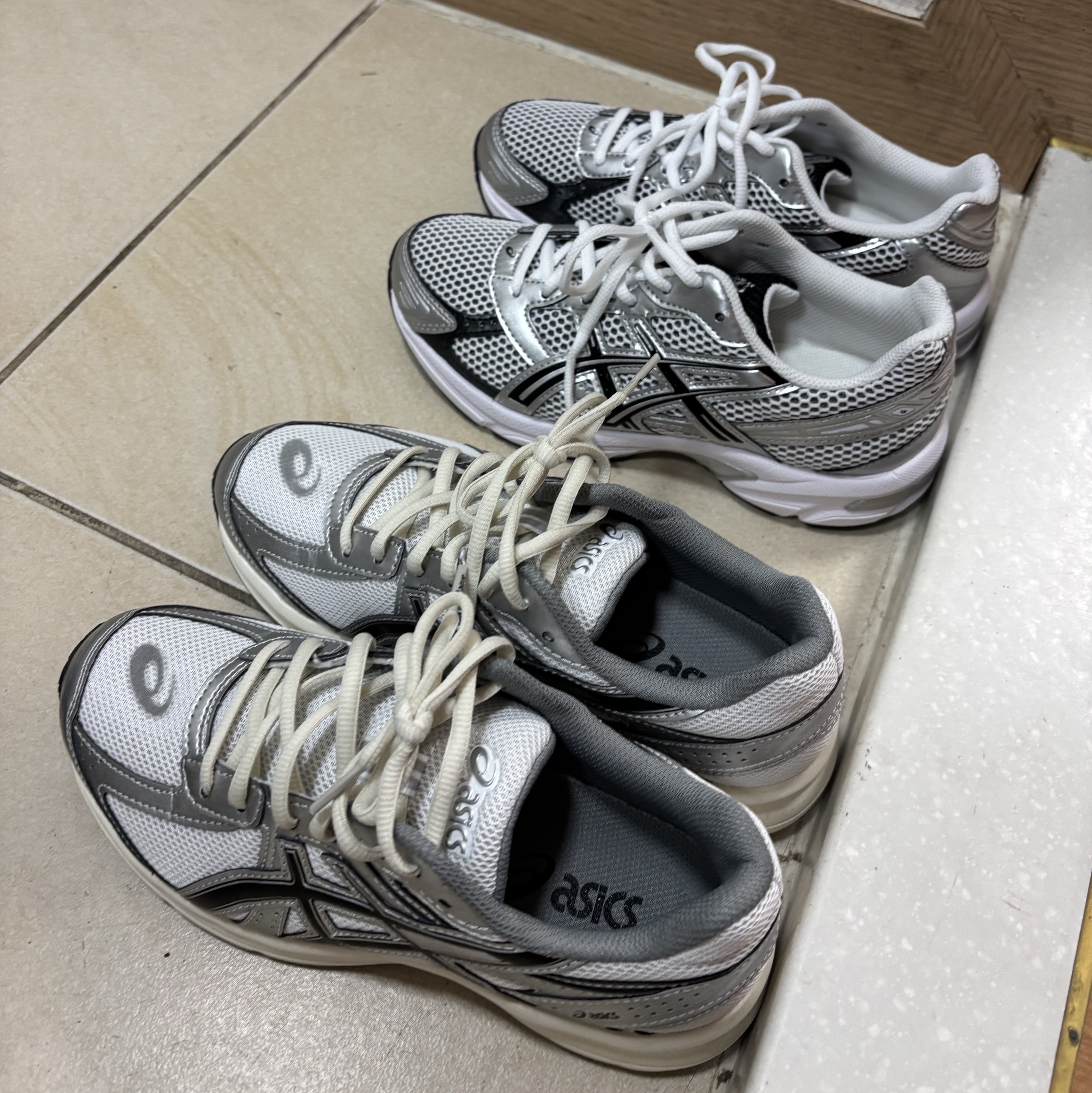 Asics Jog 100 S White Black - 2E Wide, Asics Gel-1130 White Black 착용 스타일