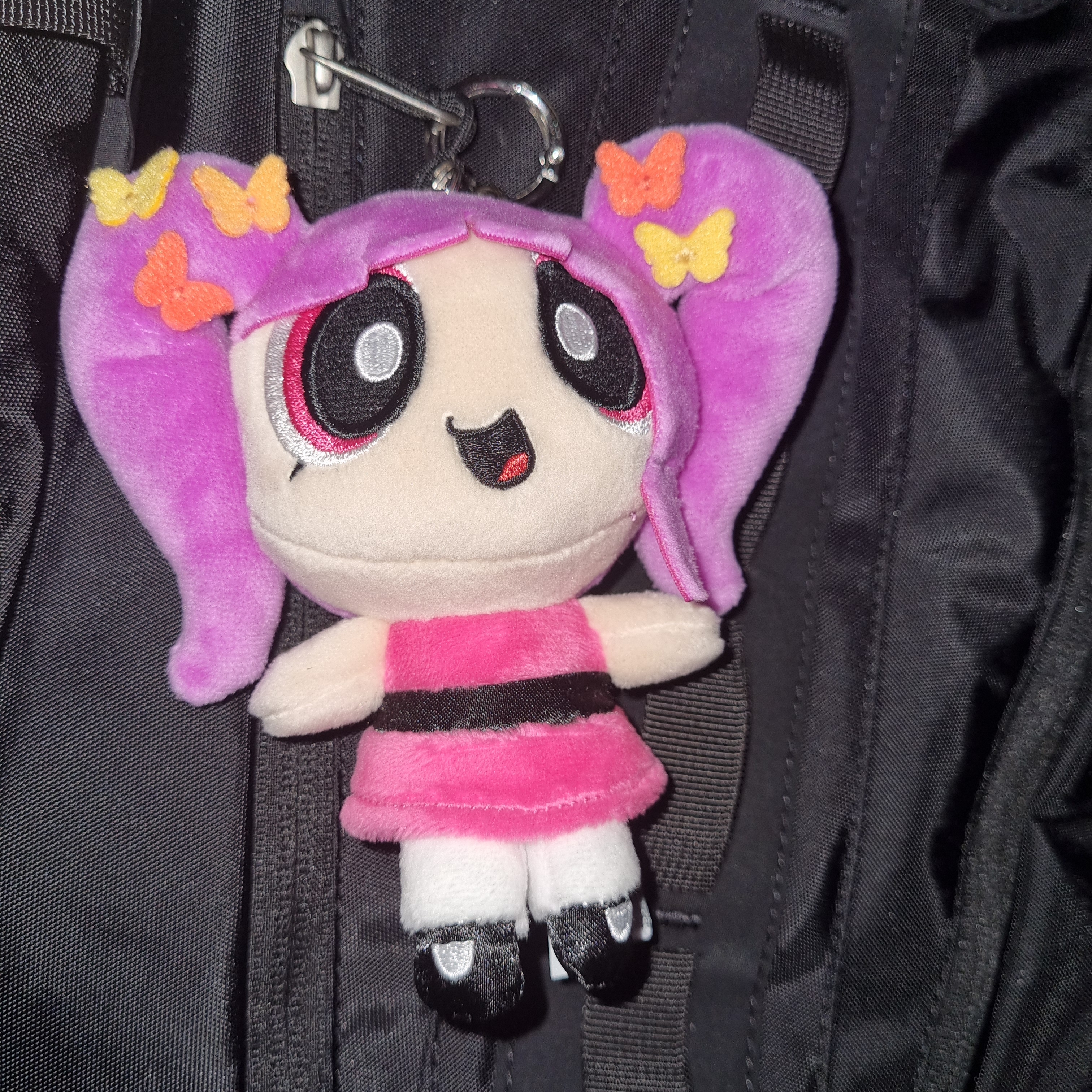 Newjeans x The Powerpuff Girls Bag Charm Hanni 착용 스타일
