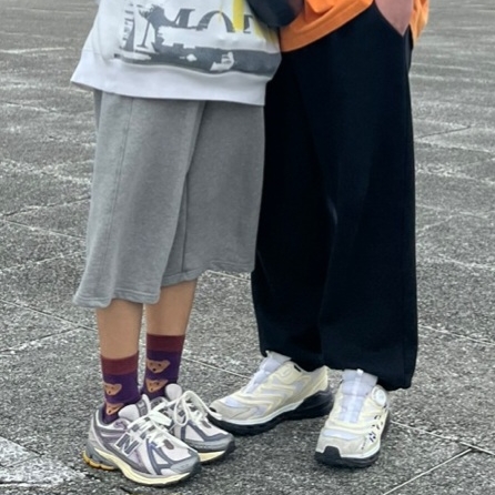 New Balance 1906R Licorice 착용 스타일