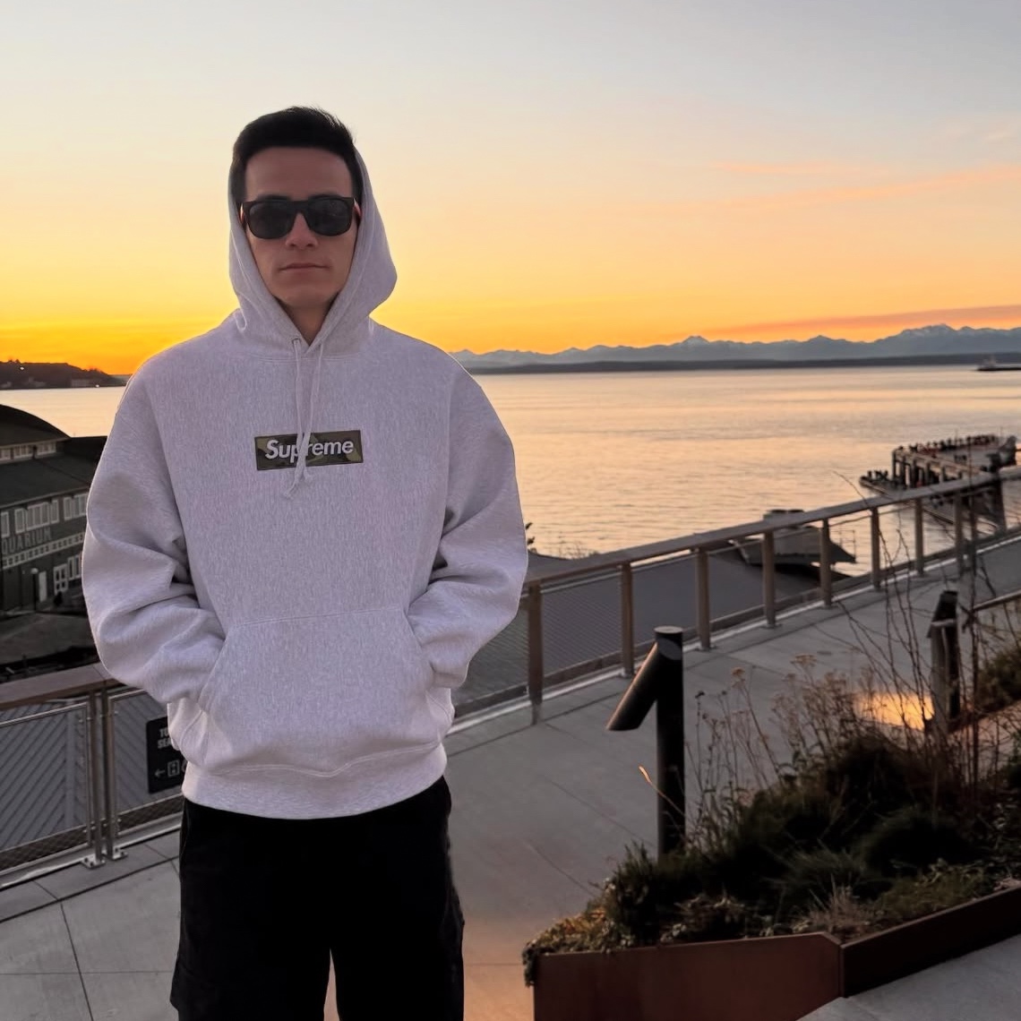 Supreme Box Logo Hooded Sweatshirt Ash Grey - 23FW 착용 스타일 - 1