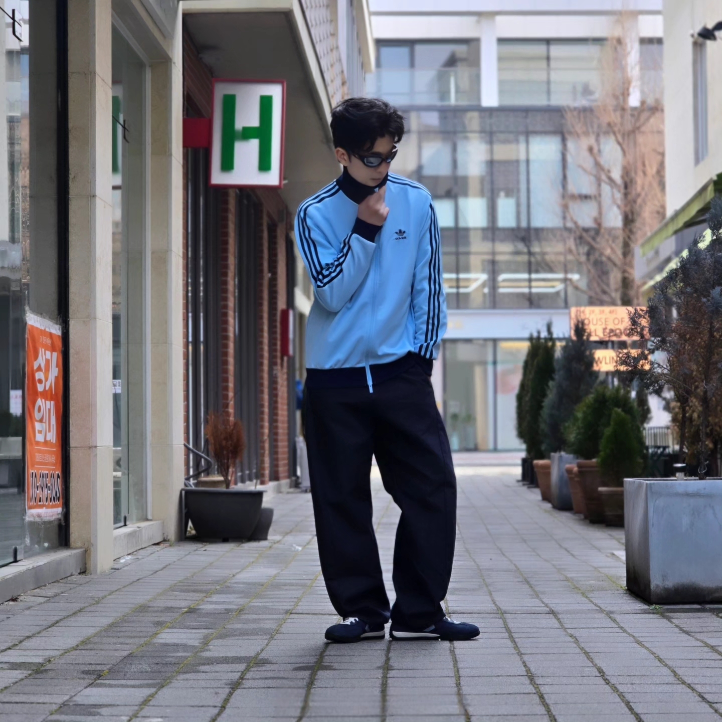 Adidas Adicolor Classic Beckenbauer Track Top Clear Sky Night Indigo - KR Sizing, Converse Run Star Trainer Retro Sport Azul 착용 스타일 - 6