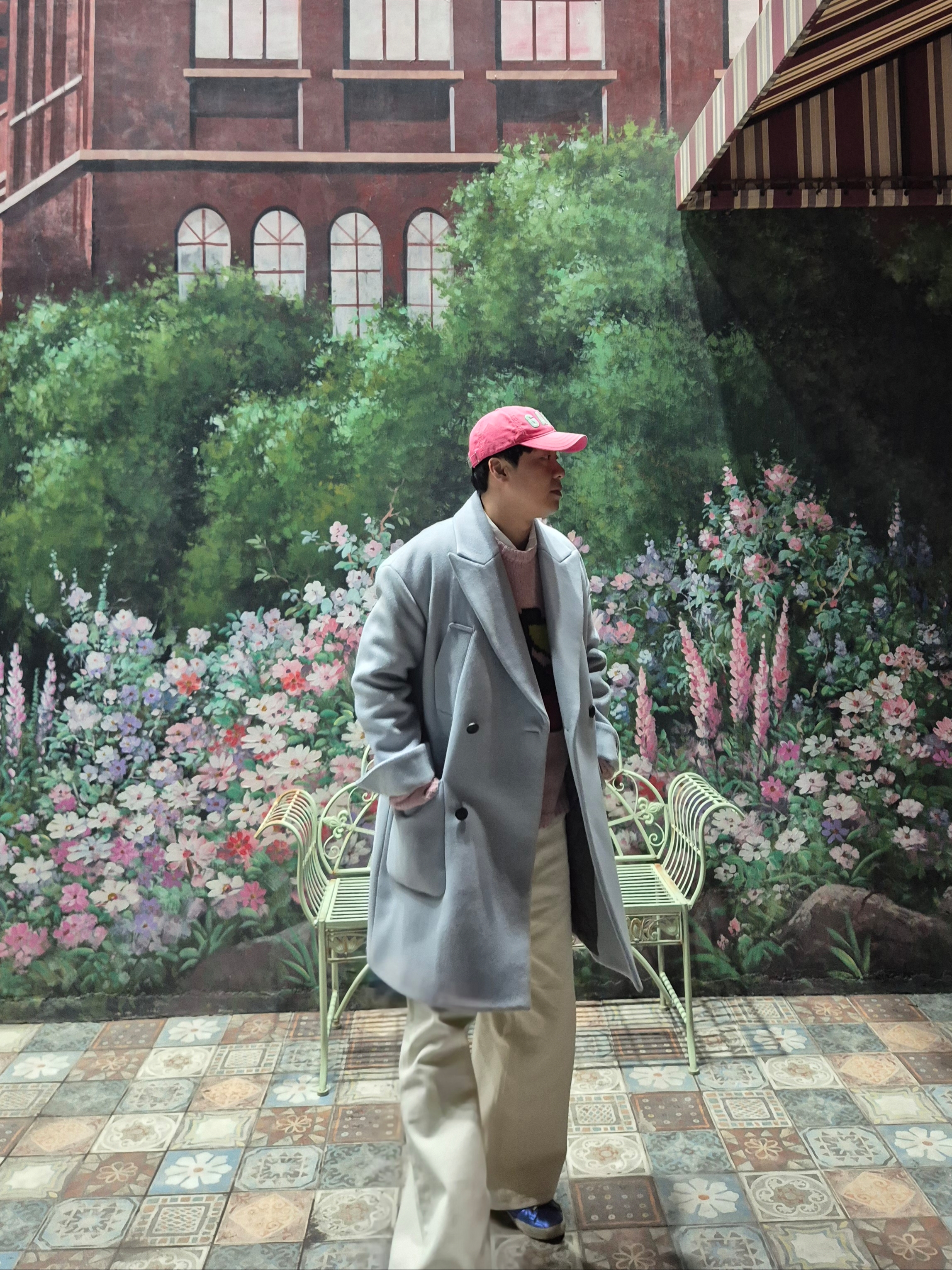 Our Legacy Sonar Roundneck Candyfloss Cherry Acrylic, Wrangler LOOSE STRAIGHT FIT Solid Denim Pants Ivory 착용 스타일 - 2