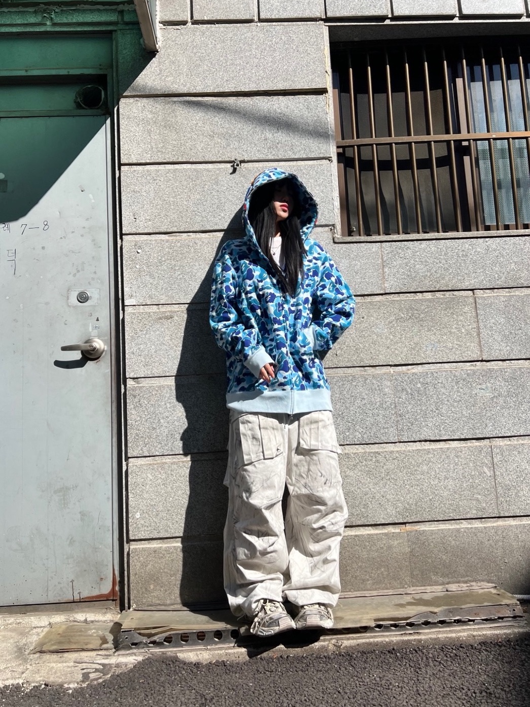 BAPE ABC Camo Tiger Full Zip Hoodie Blue, Farfromwhat Far Layered Work Pants White 착용 스타일 - 2