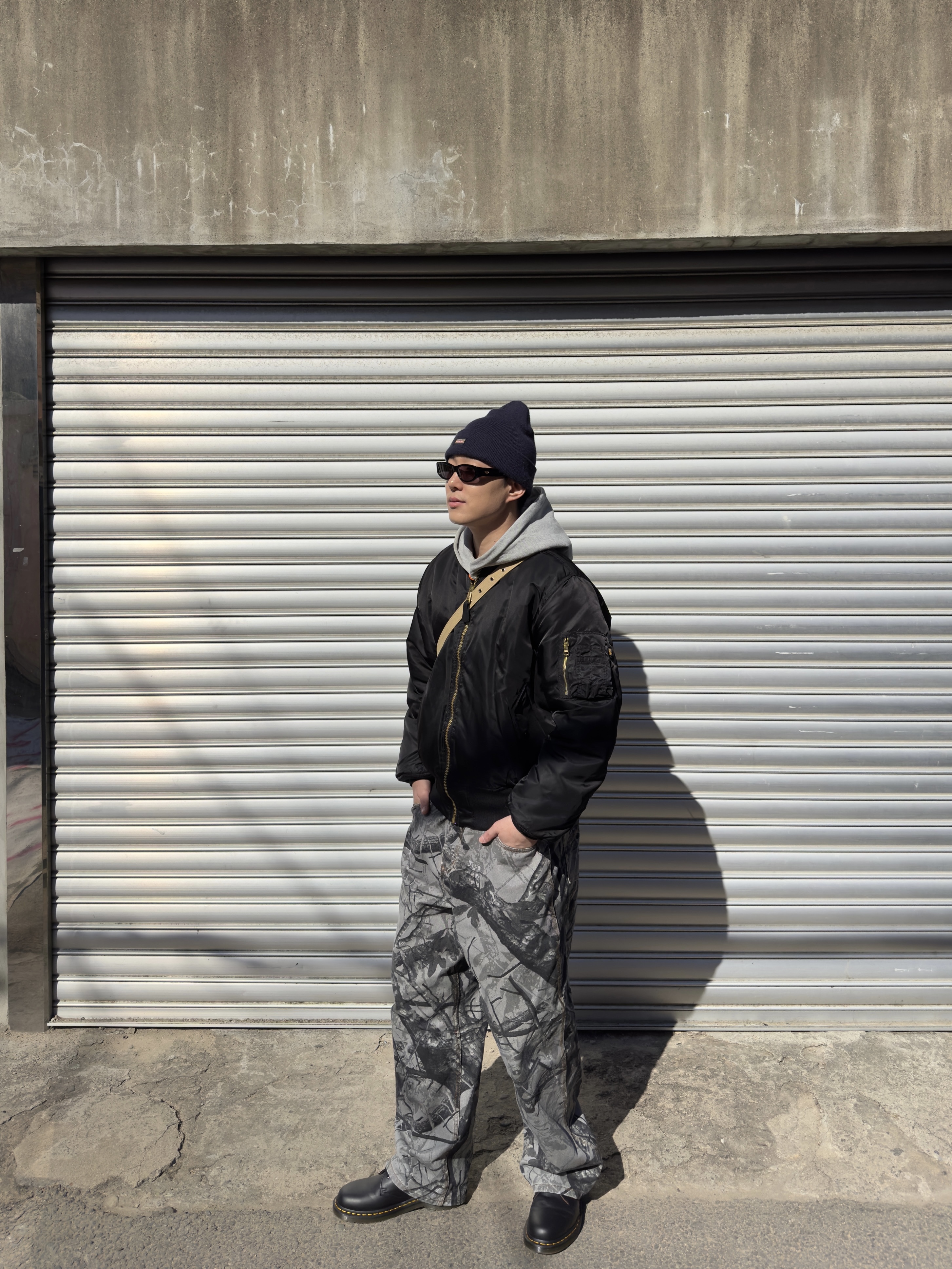 ALPHA INDUSTRIES MA-1 Flight Jacket Black, Supreme x Dickies Beanie Navy - 23FW 착용 스타일 - 1