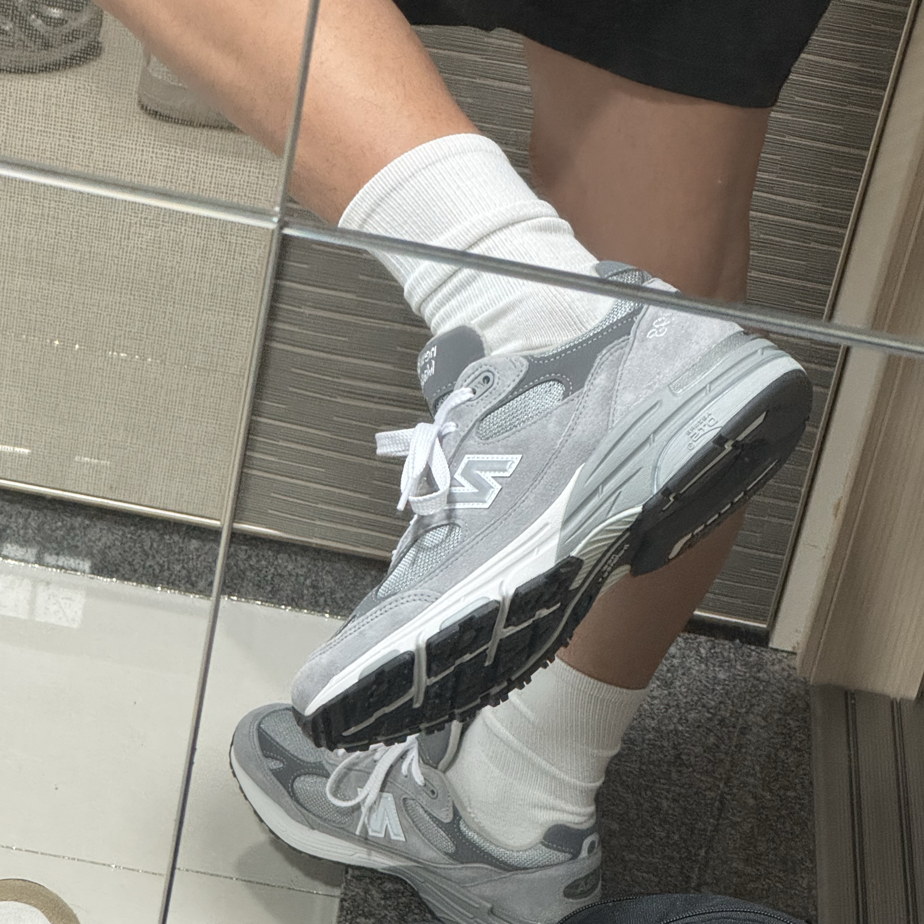 New Balance 993 Made in USA Grey - D Standard 착용 스타일 - 2