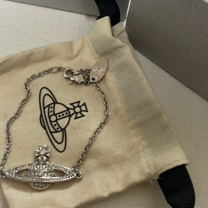 Vivienne Westwood Mini Bas Relief Chain Bracelet Silver 착용 스타일