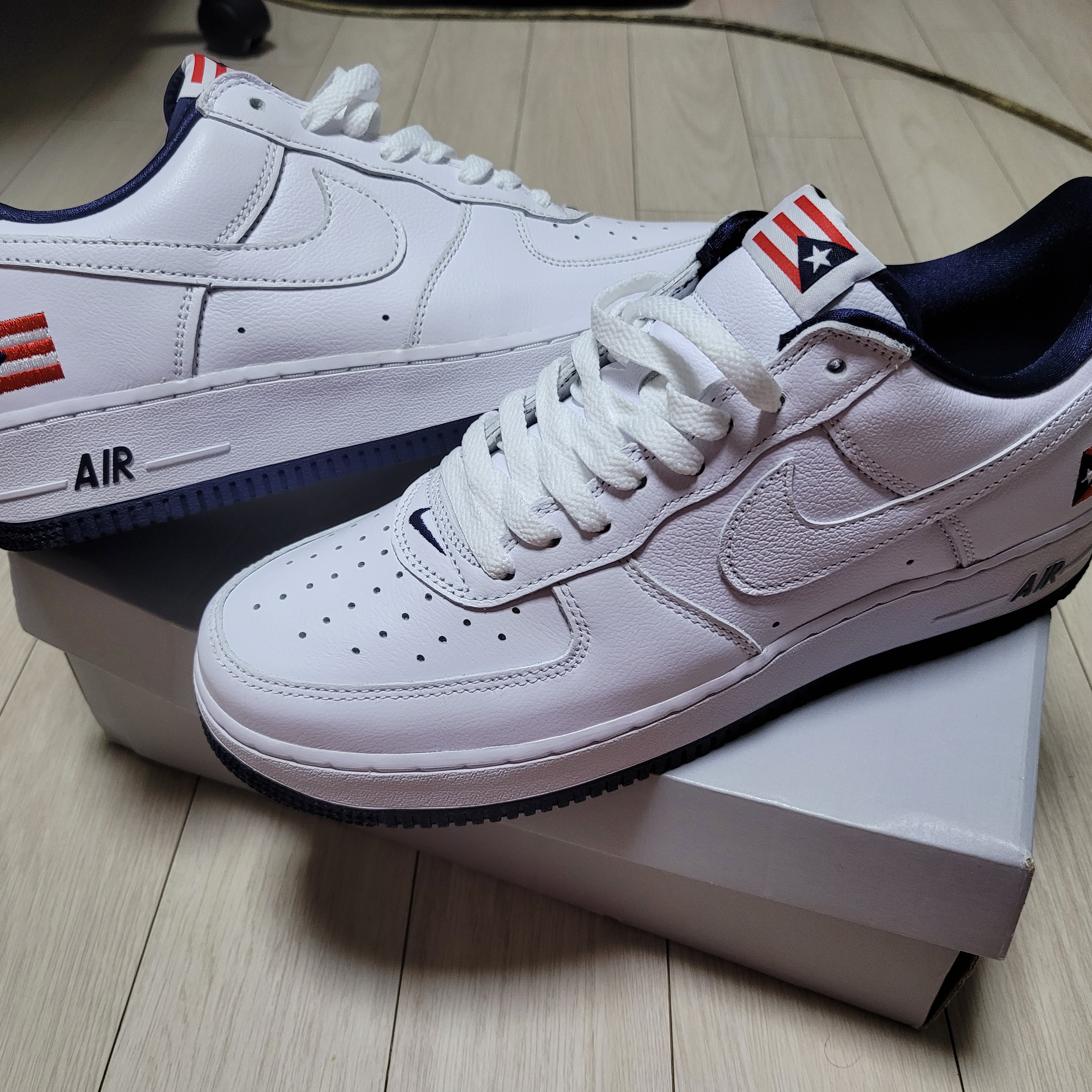 Nike Air Force 1 Low Retro Puerto Rico 2020 착용 스타일 - 1