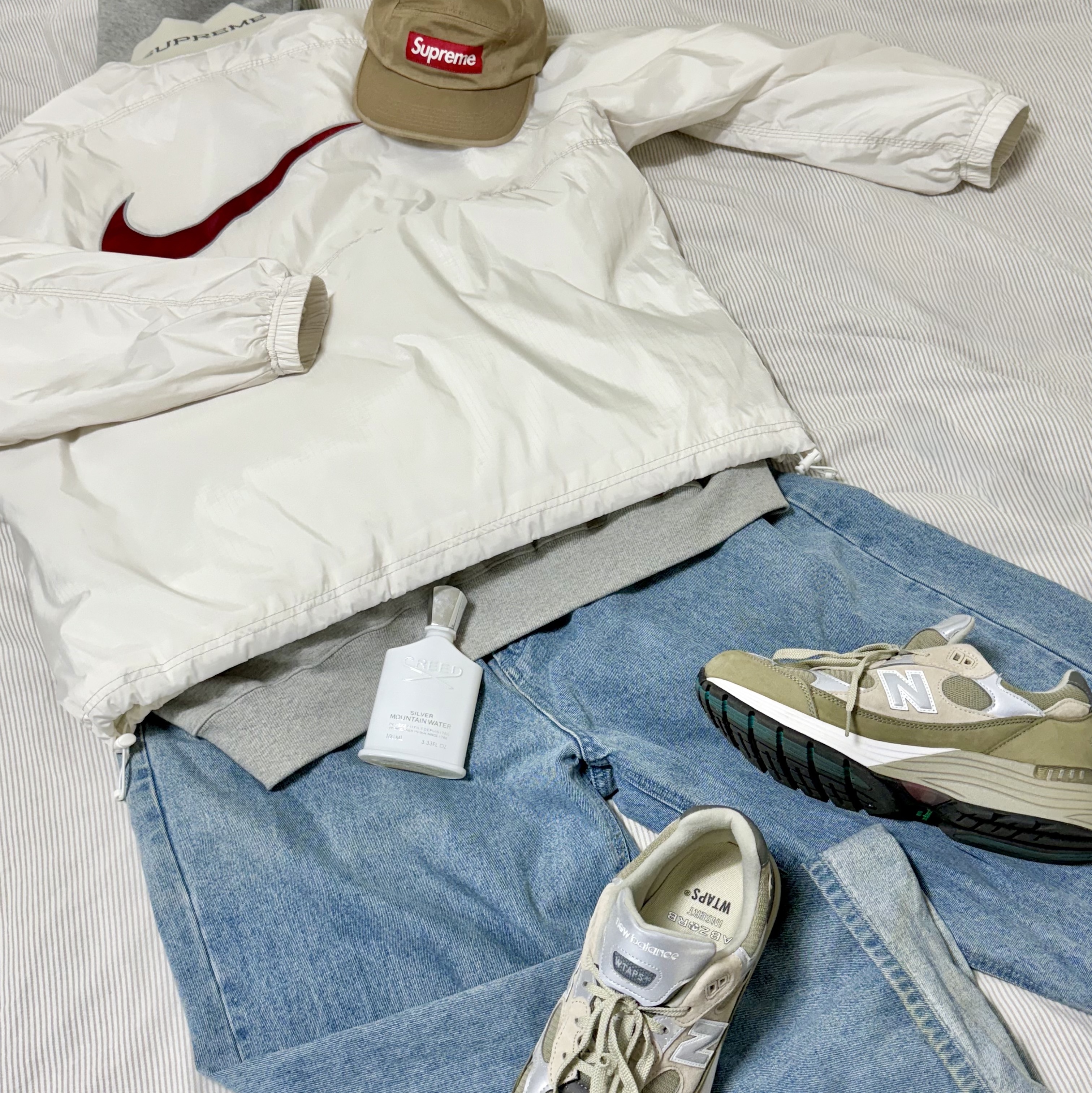 Supreme Washed Chino Twill Camp Cap Tan - 24FW, Supreme x Nike Ripstop Pullover White - 24SS 착용 스타일