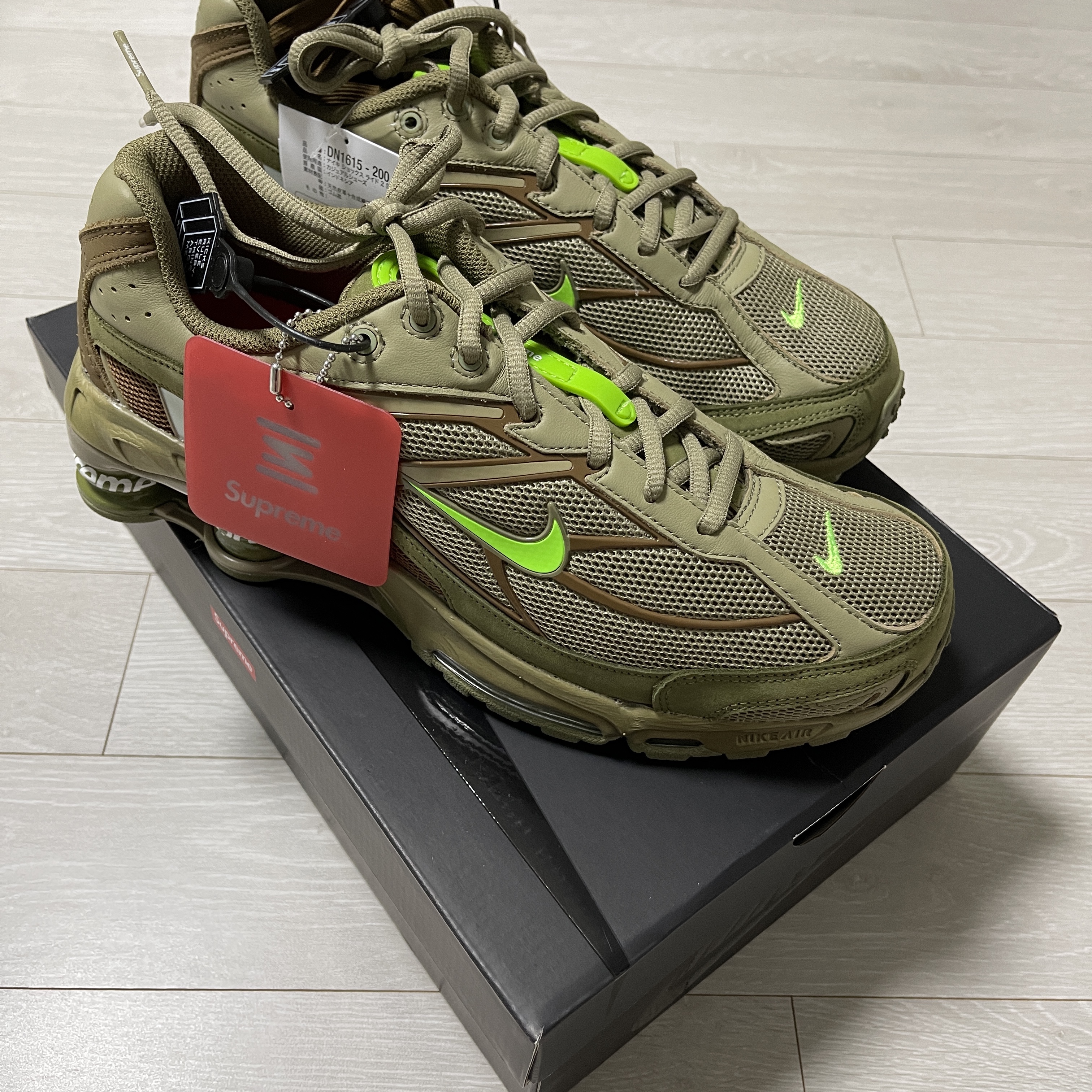 Nike x Supreme Shox Ride 2 SP Neutral Olive 착용 스타일