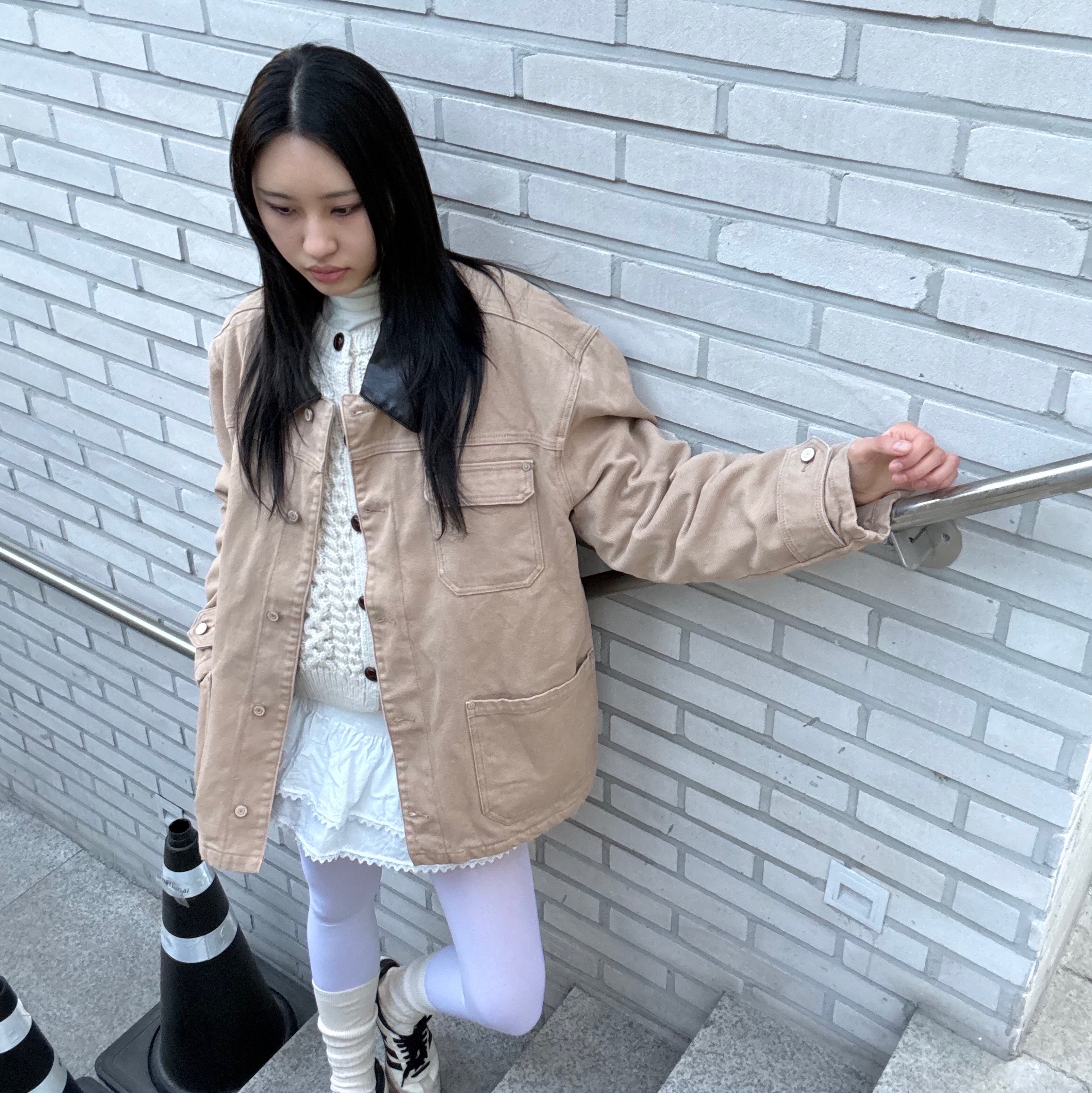 (W) 아디다스 삼바 OG 크림 화이트 코어 블랙 착용 스타일 - 5