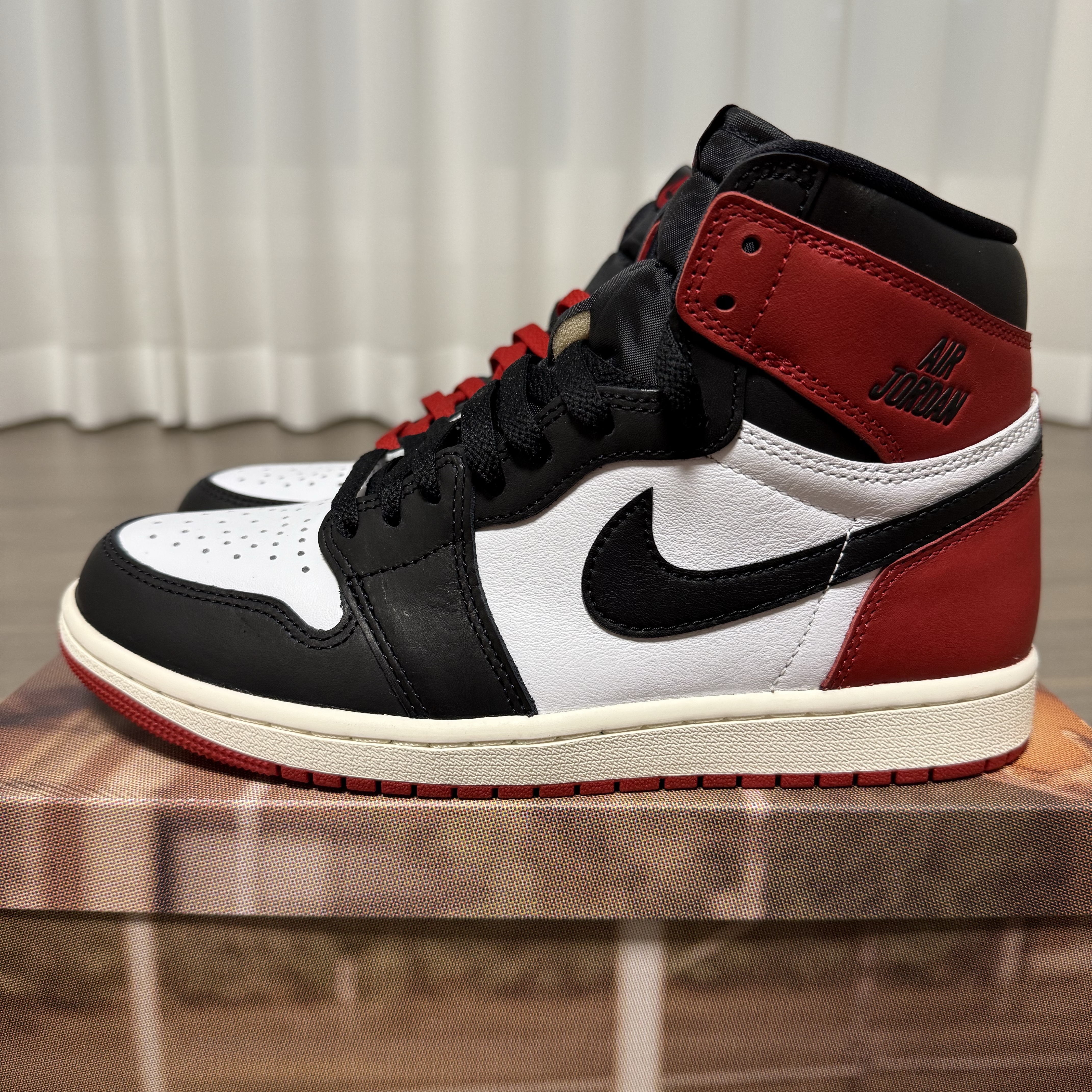 Jordan 1 Retro High OG Black Toe 착용 스타일
