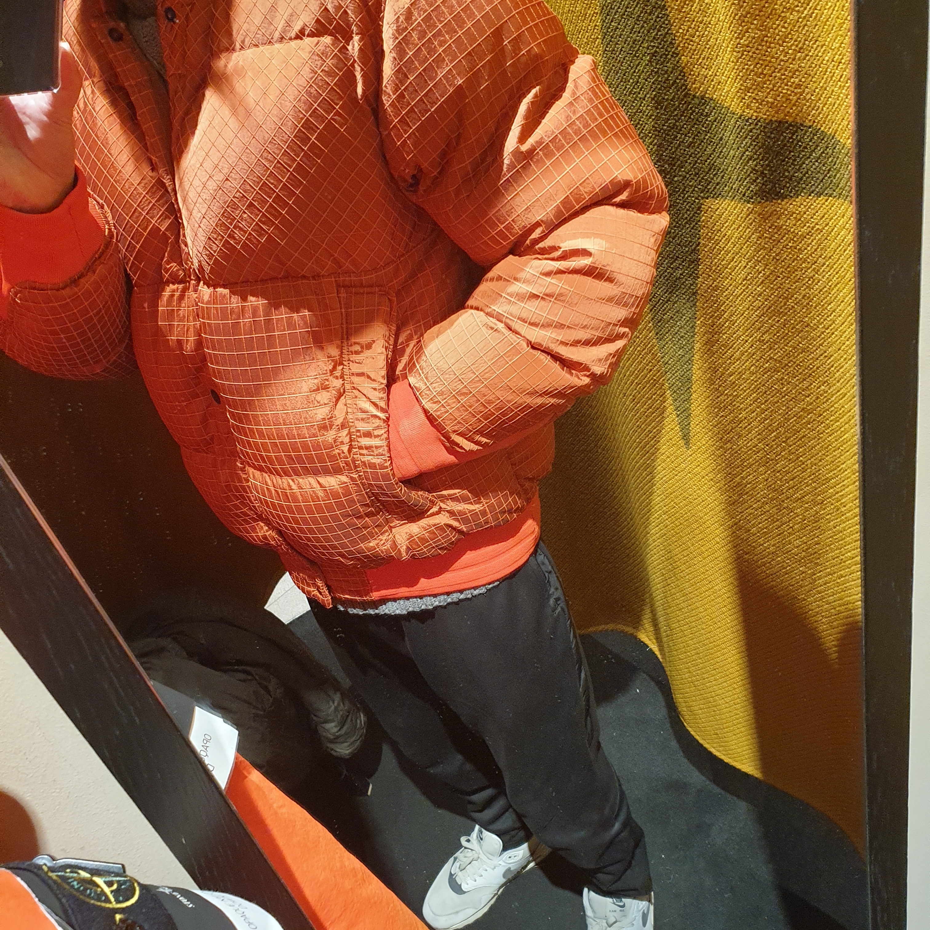 Stone Island 43232 Macro Ripstop Nylon Metal in Econyl Regenerated Nylon Down-TC Lobster Red - 23FW 착용 스타일 - 3