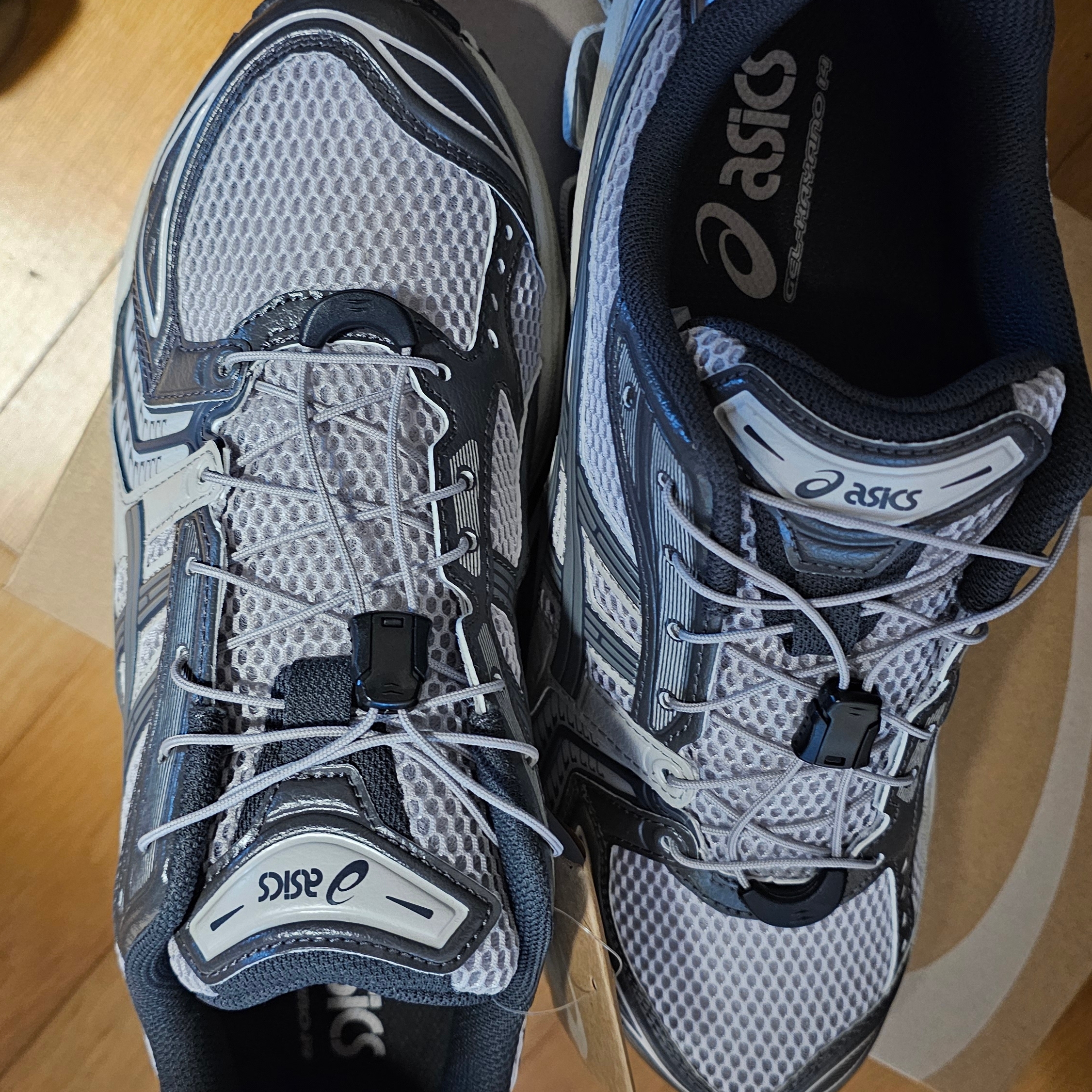 Asics Unlimited Gel-Kayano 14 Oyster Grey Clay Grey 착용 스타일