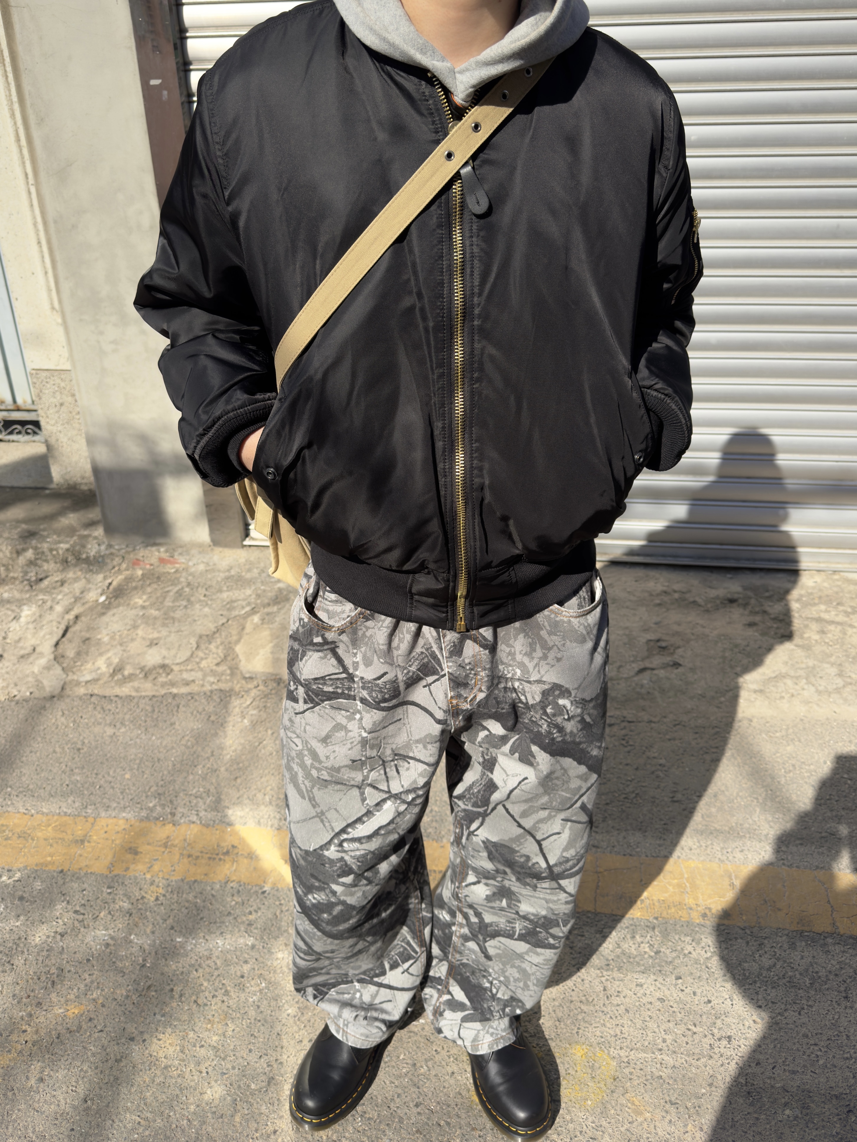 ALPHA INDUSTRIES MA-1 Flight Jacket Black, Supreme x Dickies Beanie Navy - 23FW 착용 스타일 - 5