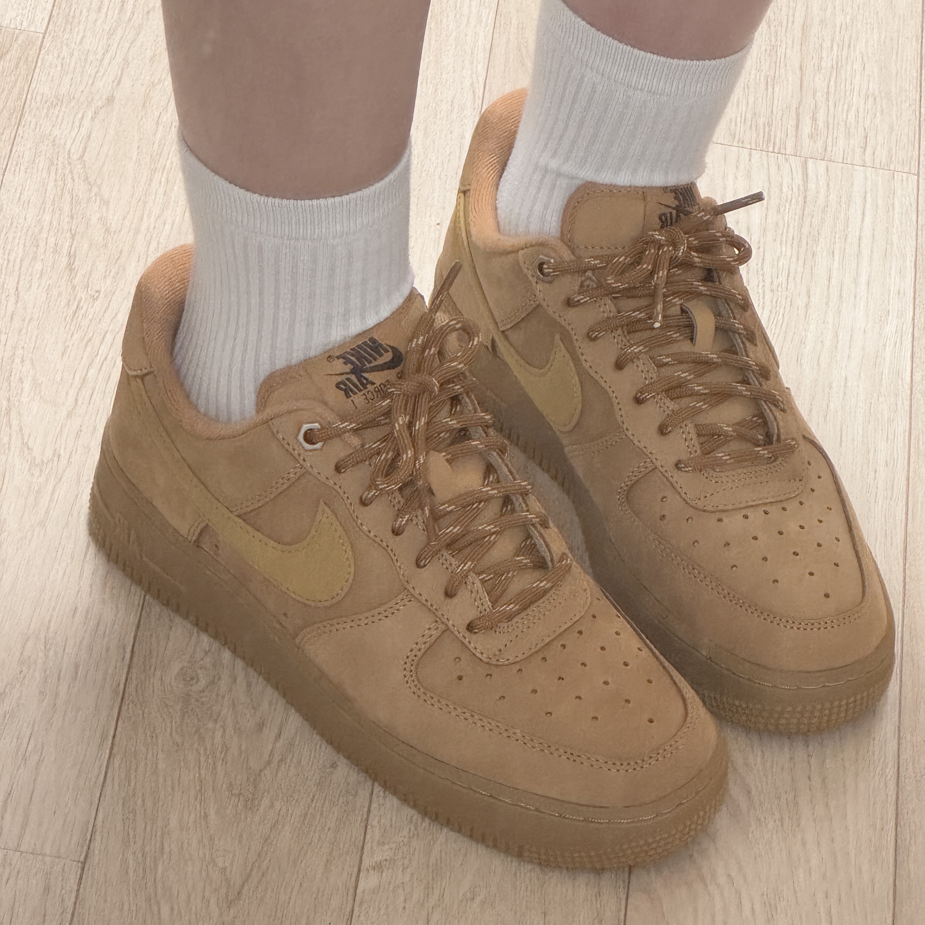 (W) Nike Air Force 1 '07 WB Flax Wheat 착용 스타일