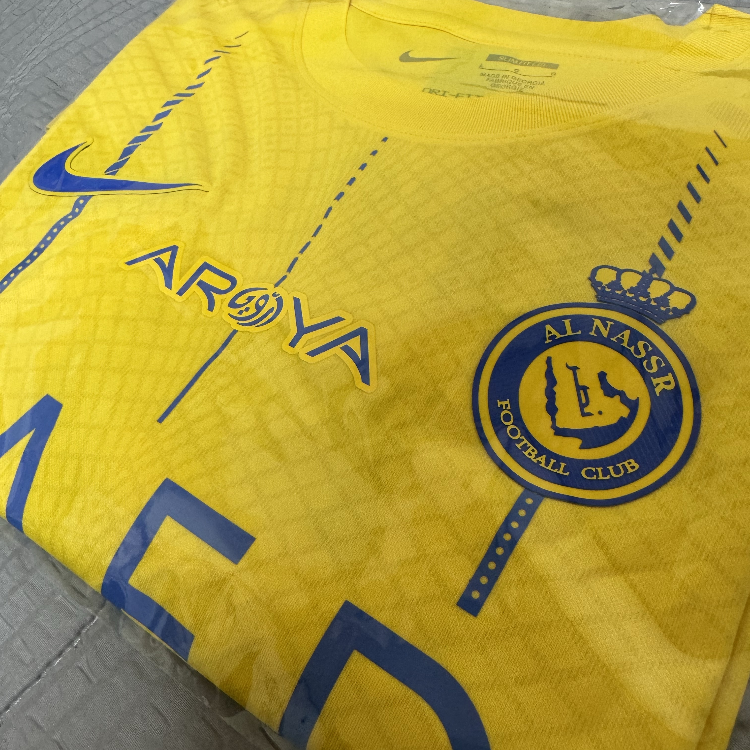 Nike Al Nassr 2023/24 Home Jersey Yellow (Non Marking Ver.) 착용 스타일