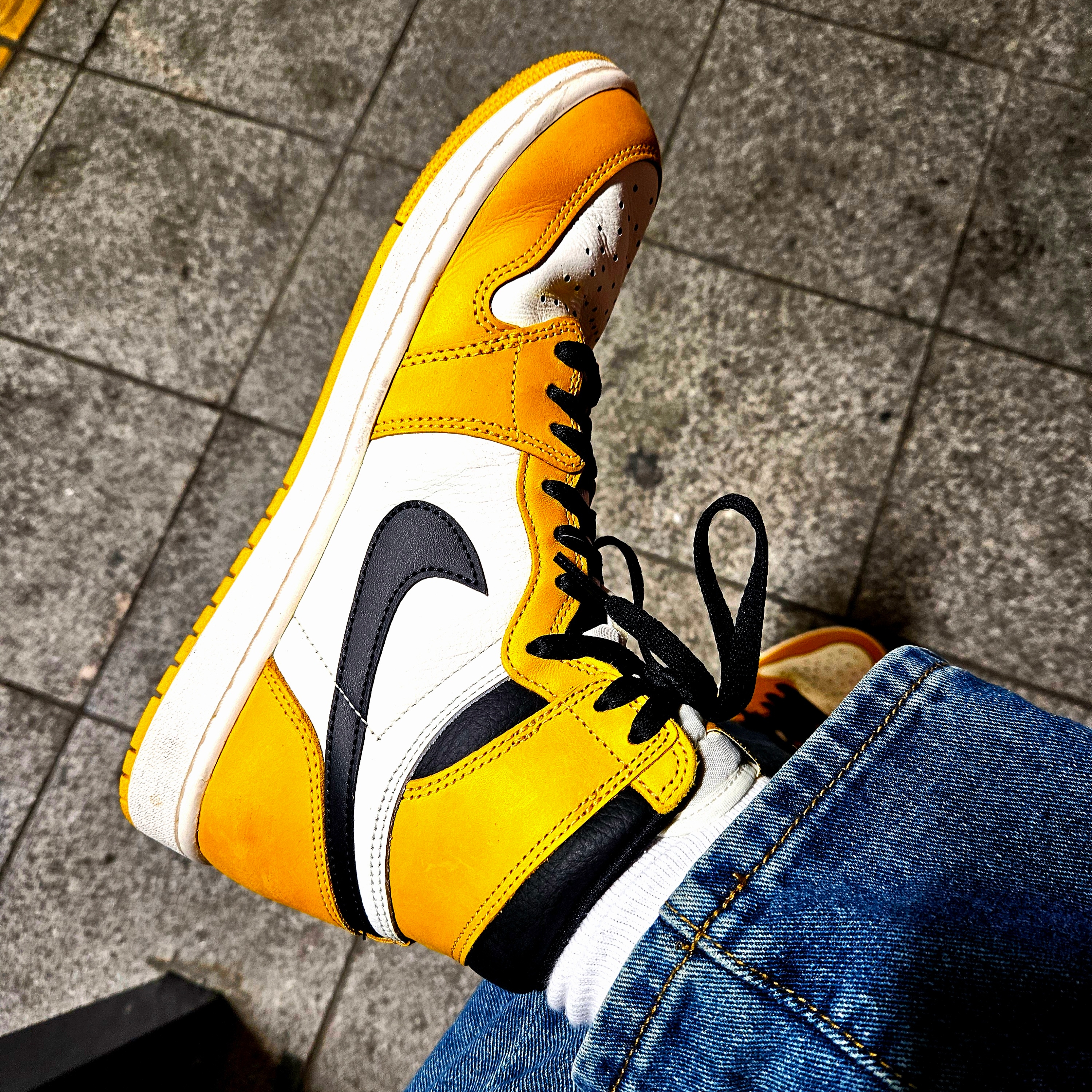 Jordan 1 Retro High OG Yellow Ochre 착용 스타일