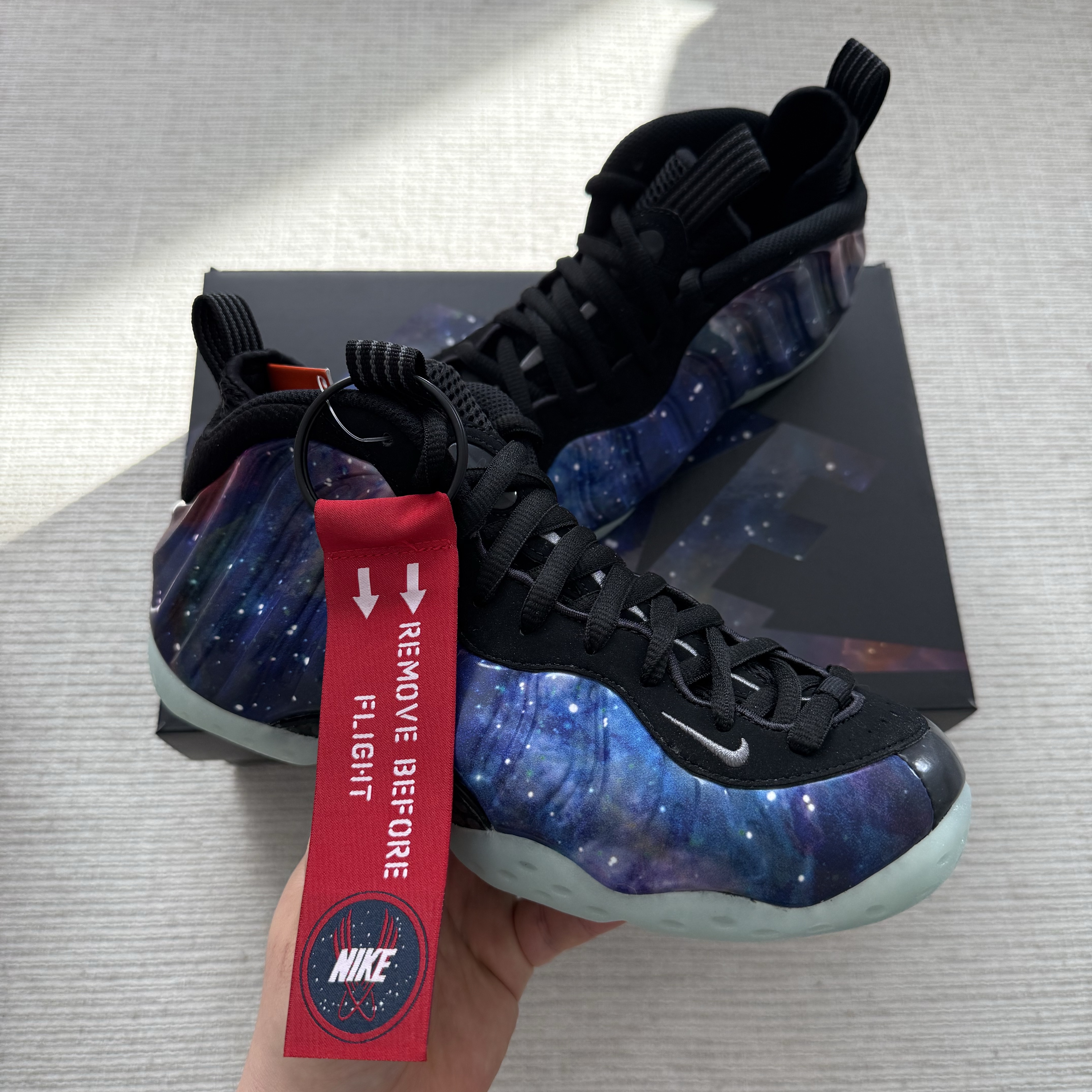 Nike Air Foamposite One Galaxy 착용 스타일