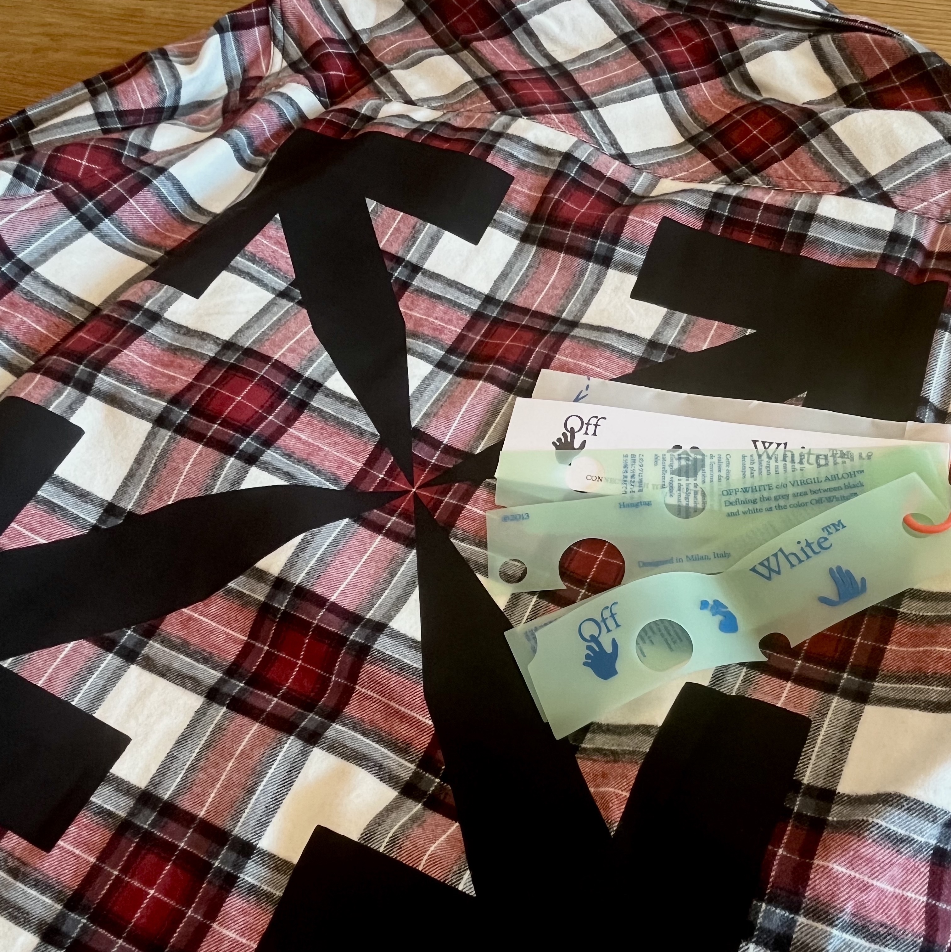 Off-White Allover Check Flannel Arrow Shirt Red 착용 스타일