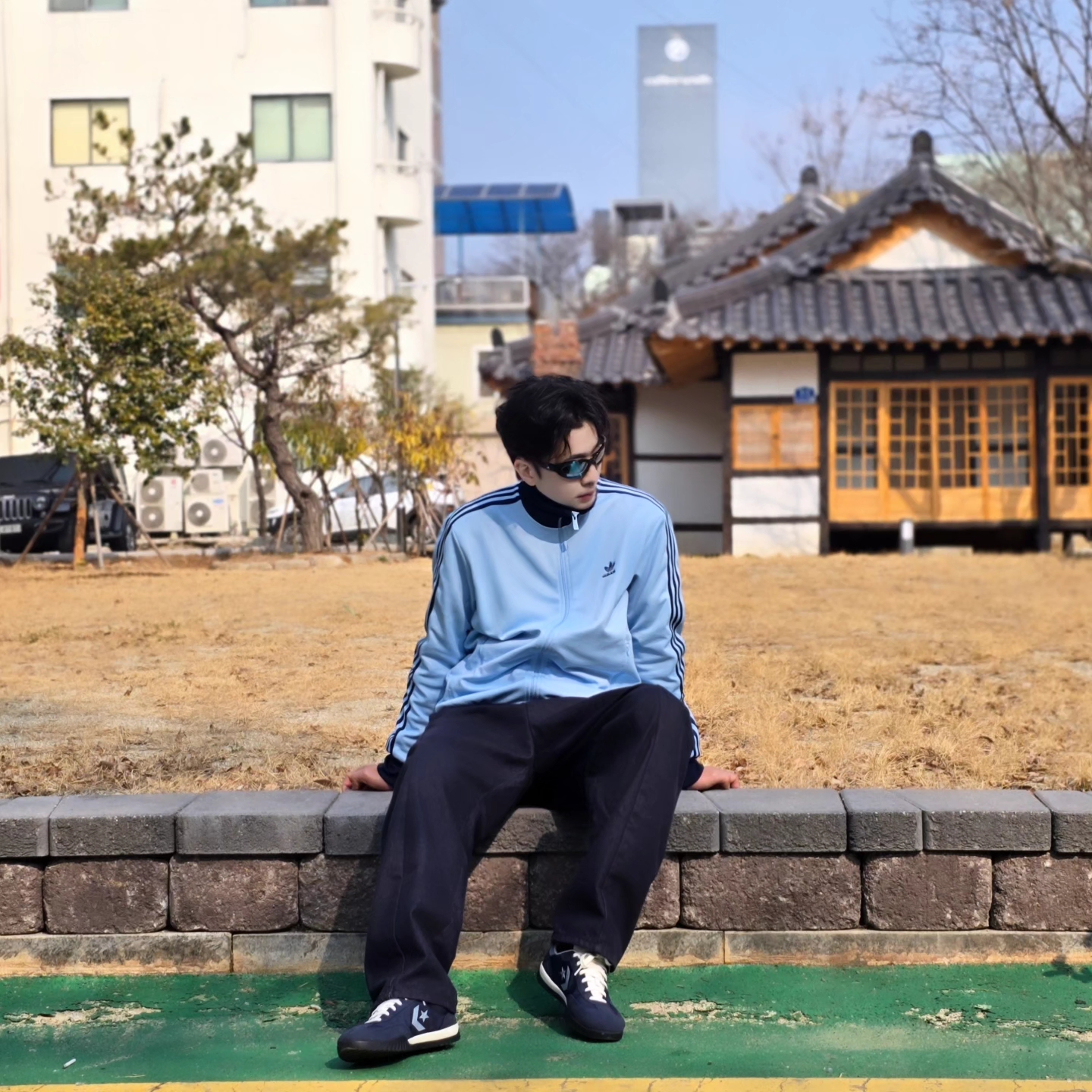 Adidas Adicolor Classic Beckenbauer Track Top Clear Sky Night Indigo - KR Sizing, Converse Run Star Trainer Retro Sport Azul 착용 스타일 - 1