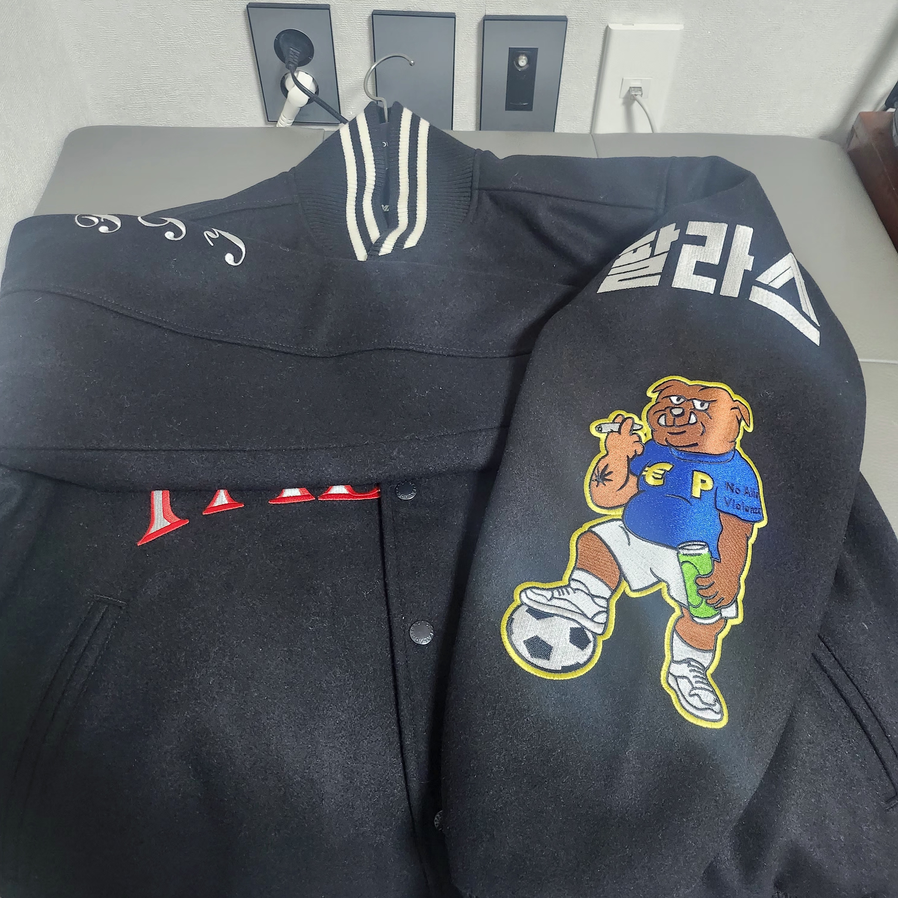 Palace Korea Varsity Jacket Black - 24SS 착용 스타일