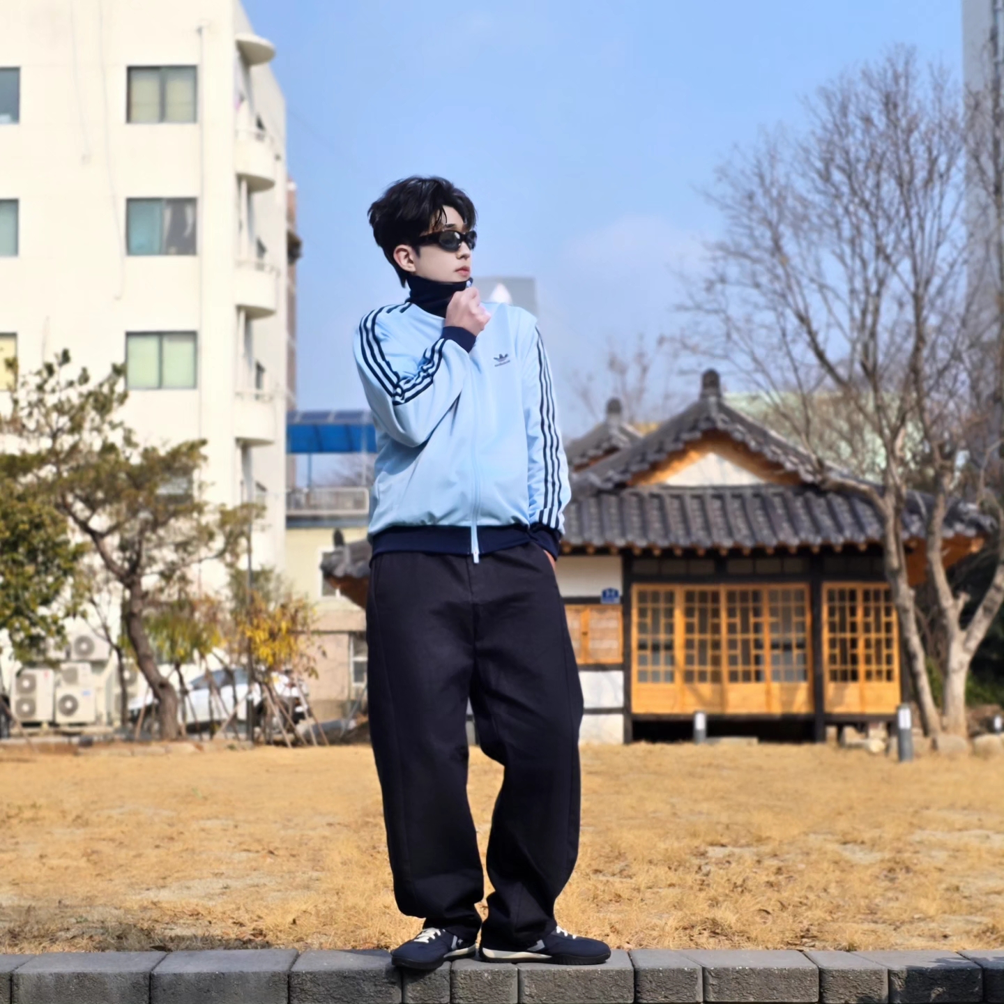 Adidas Adicolor Classic Beckenbauer Track Top Clear Sky Night Indigo - KR Sizing, Converse Run Star Trainer Retro Sport Azul 착용 스타일 - 4