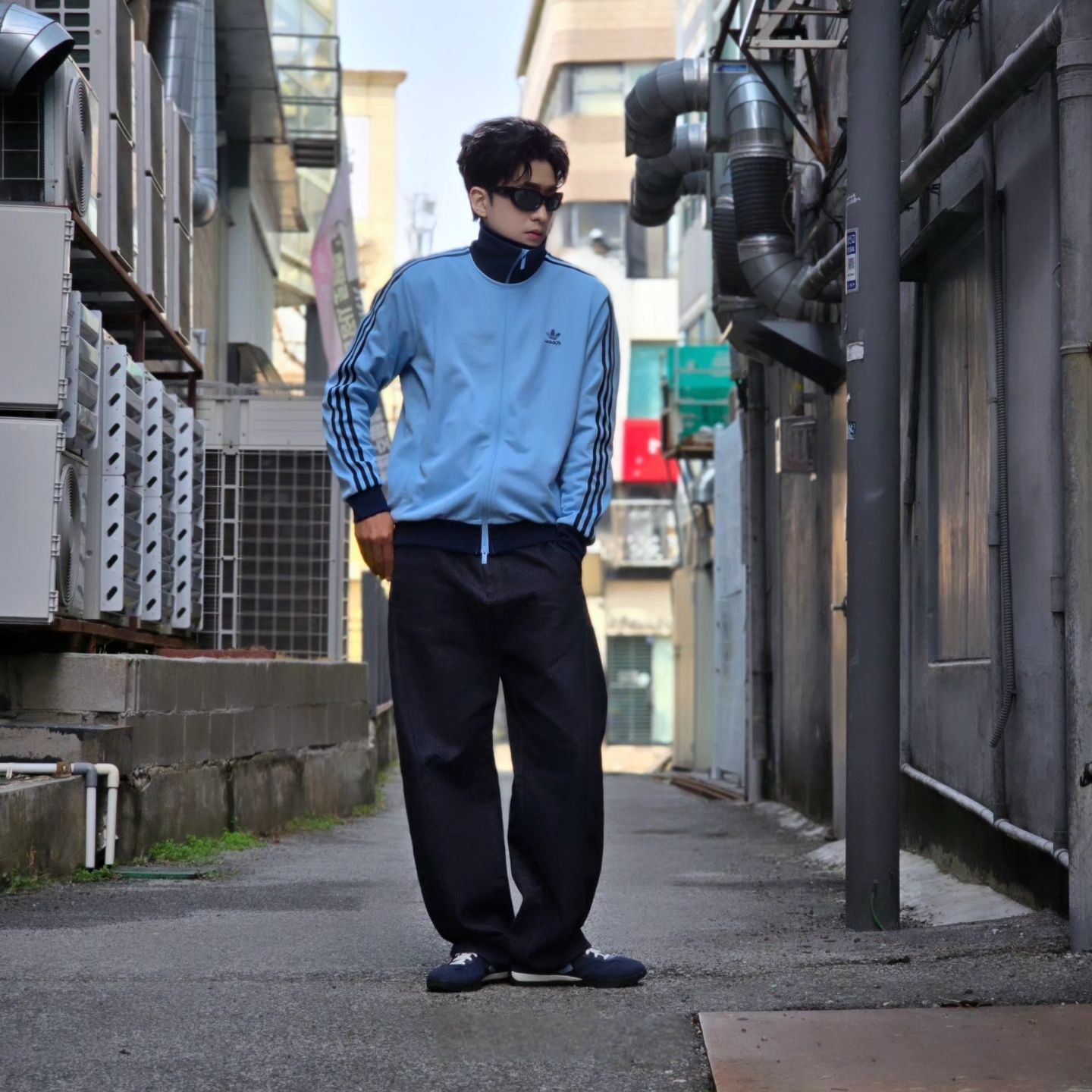 Adidas Adicolor Classic Beckenbauer Track Top Clear Sky Night Indigo - KR Sizing, Converse Run Star Trainer Retro Sport Azul 착용 스타일 - 1