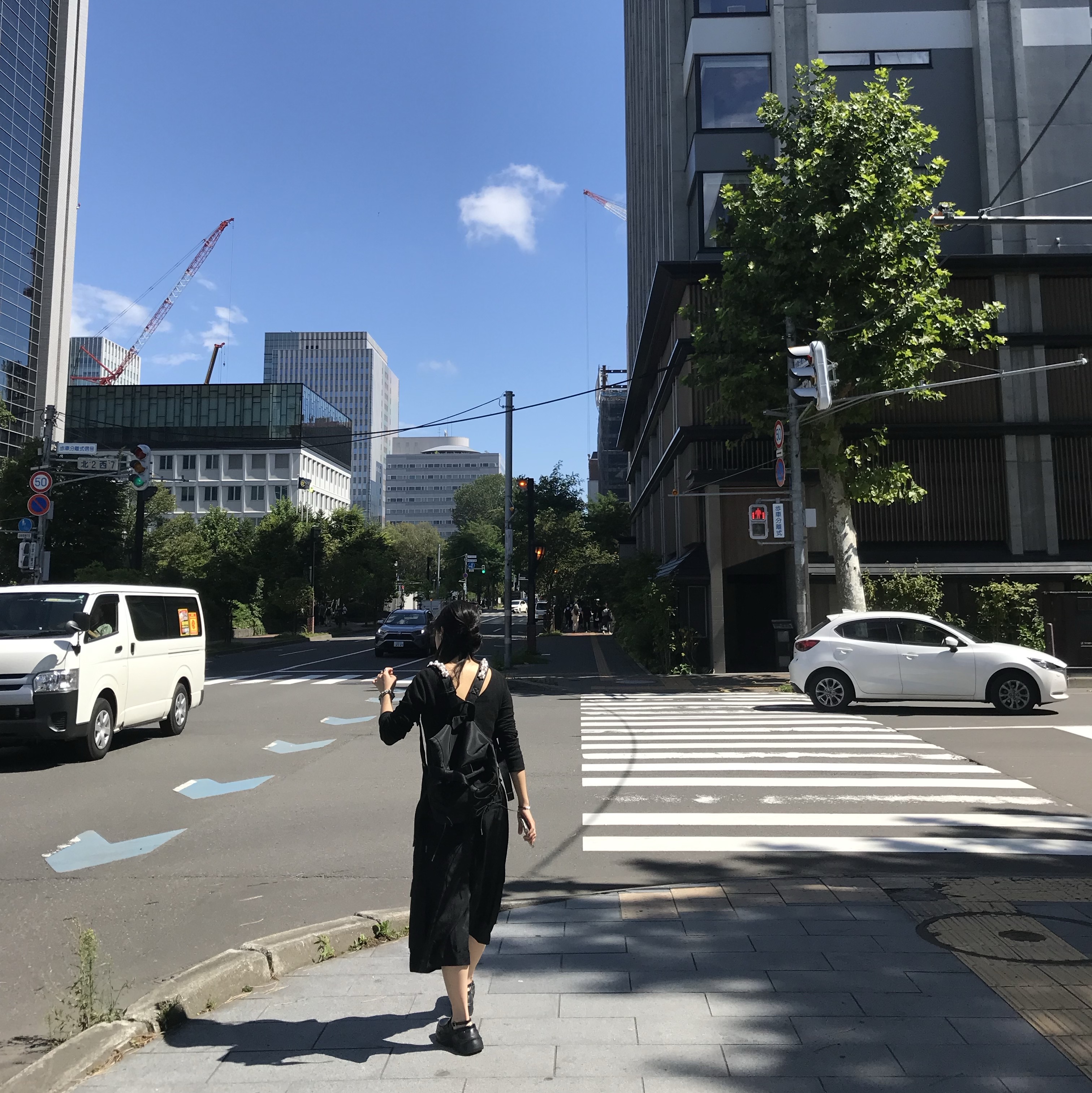 시몬 로샤 비디드 레이스업 밀리터리 백팩 블랙 펄 착용 스타일 - 2