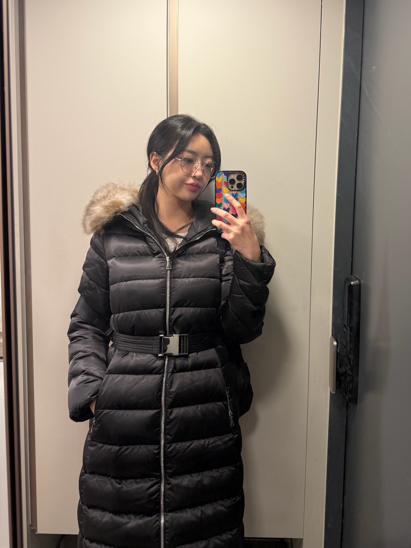 (W) Moncler Leersie Long Down Jacket Black Beige - 24FW 착용 스타일